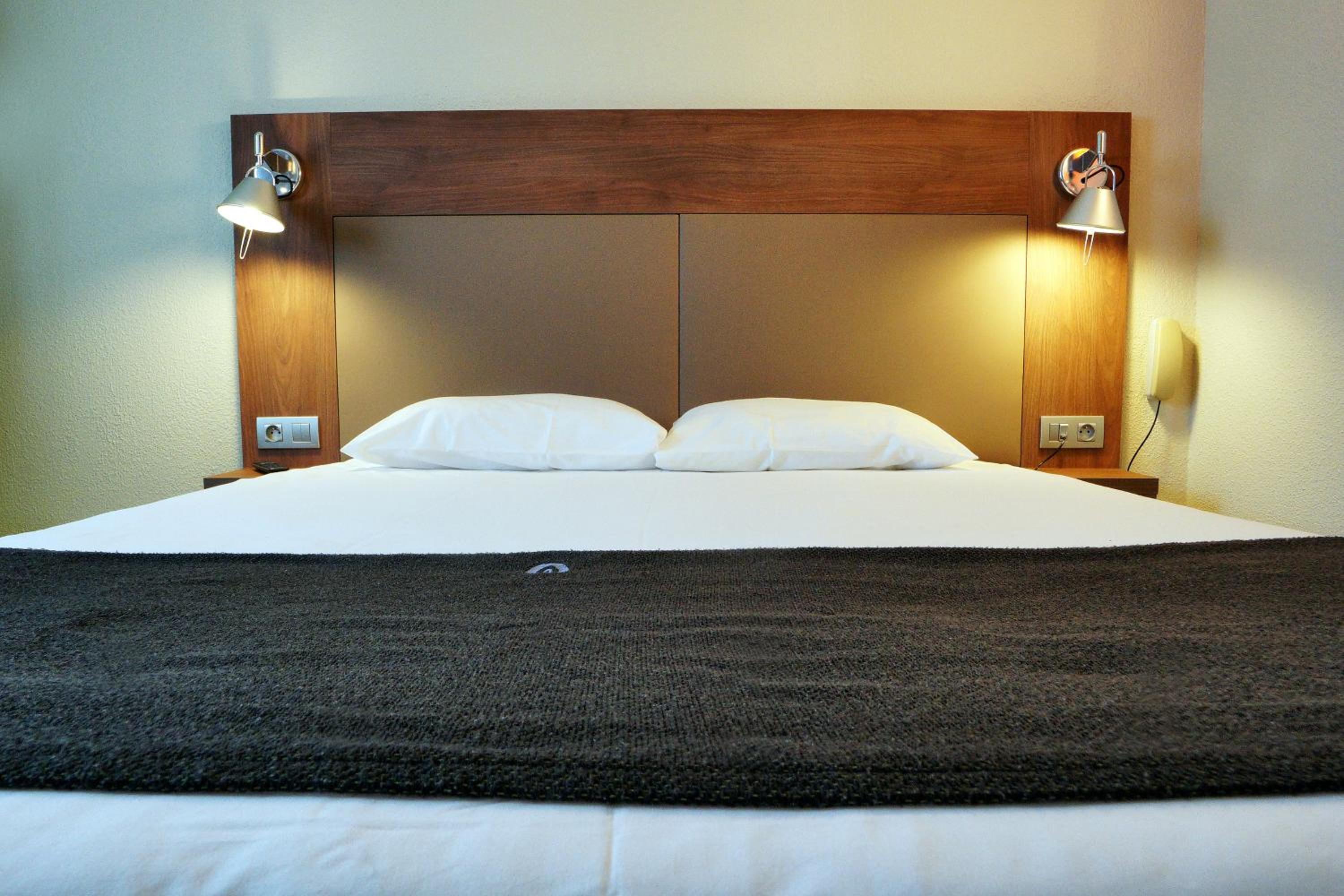Standard Double Room - Photo 6
