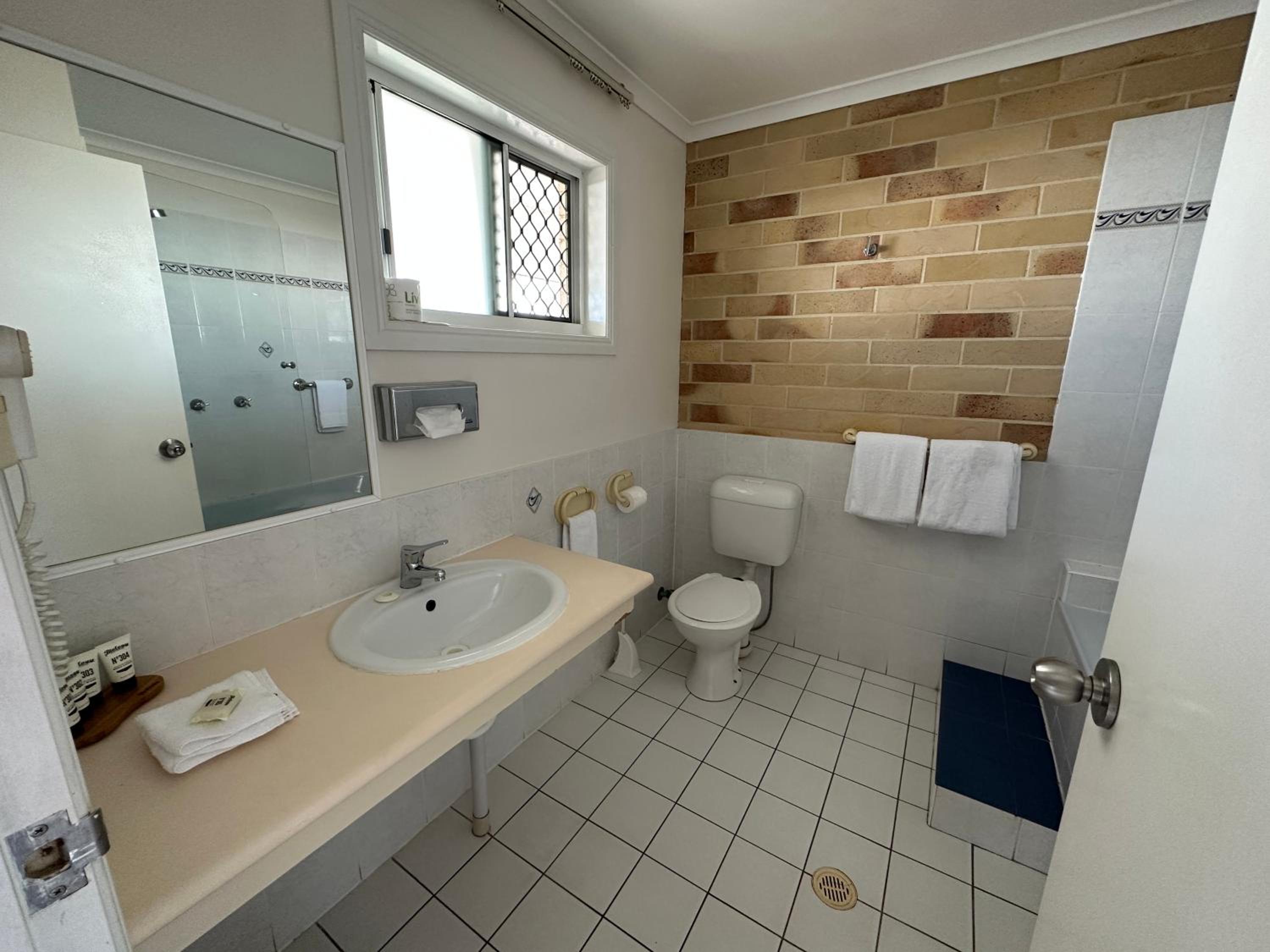 Superior King Room - Photo 4