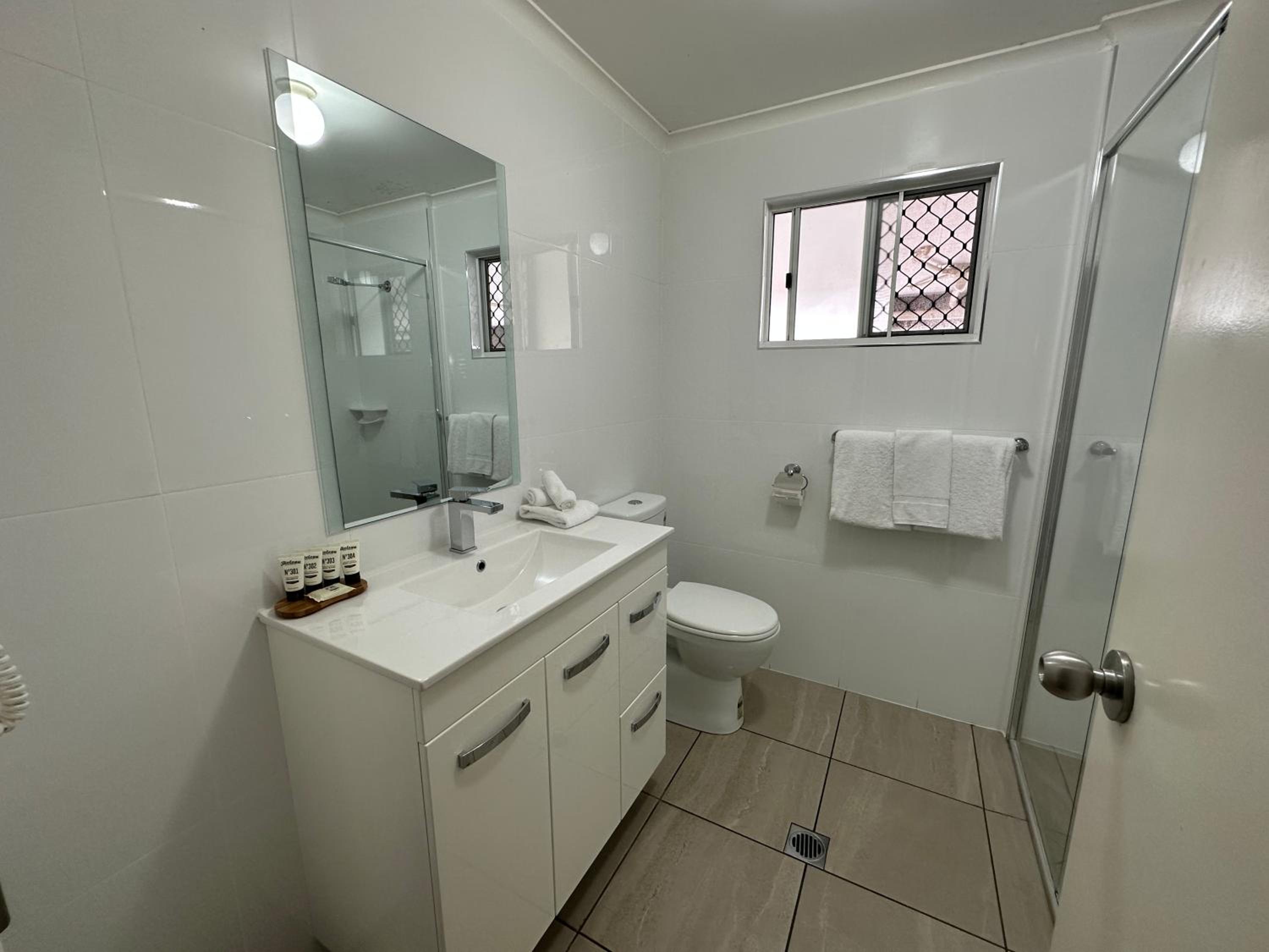 Double or Twin Room - Photo 2