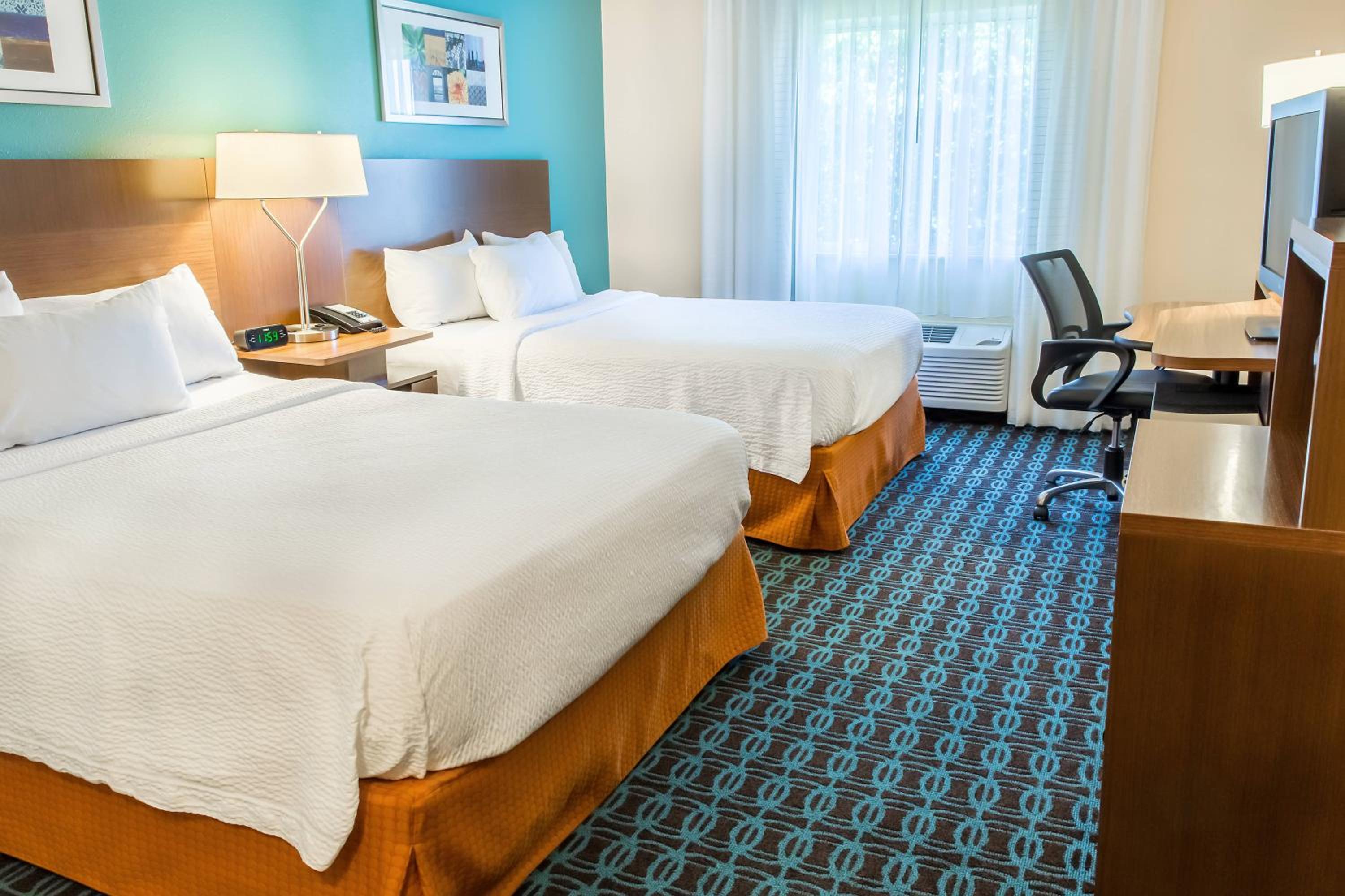 Queen Room with Two Queen Beds - Photo 1