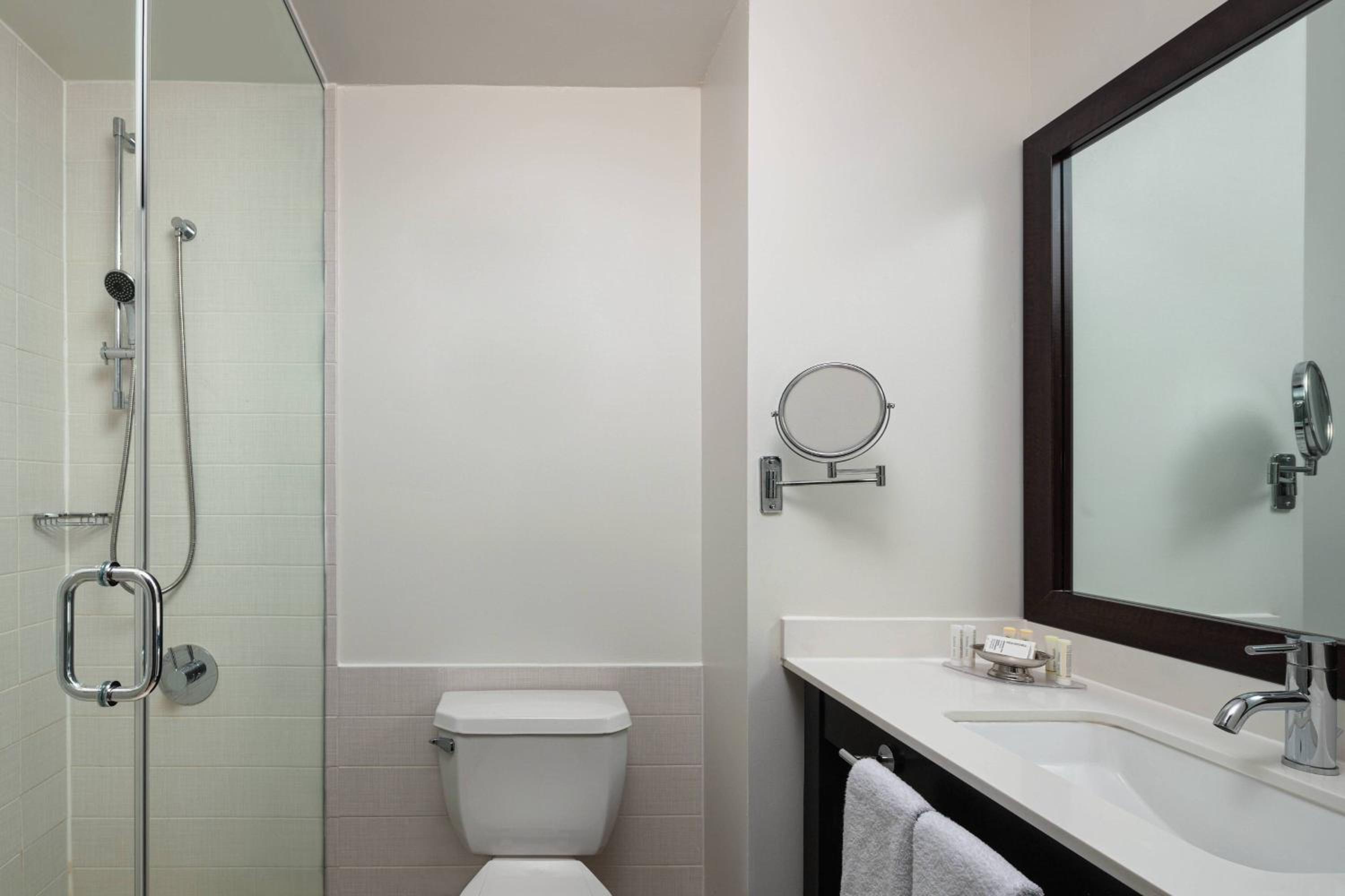 Double Room with View thumbnail 6