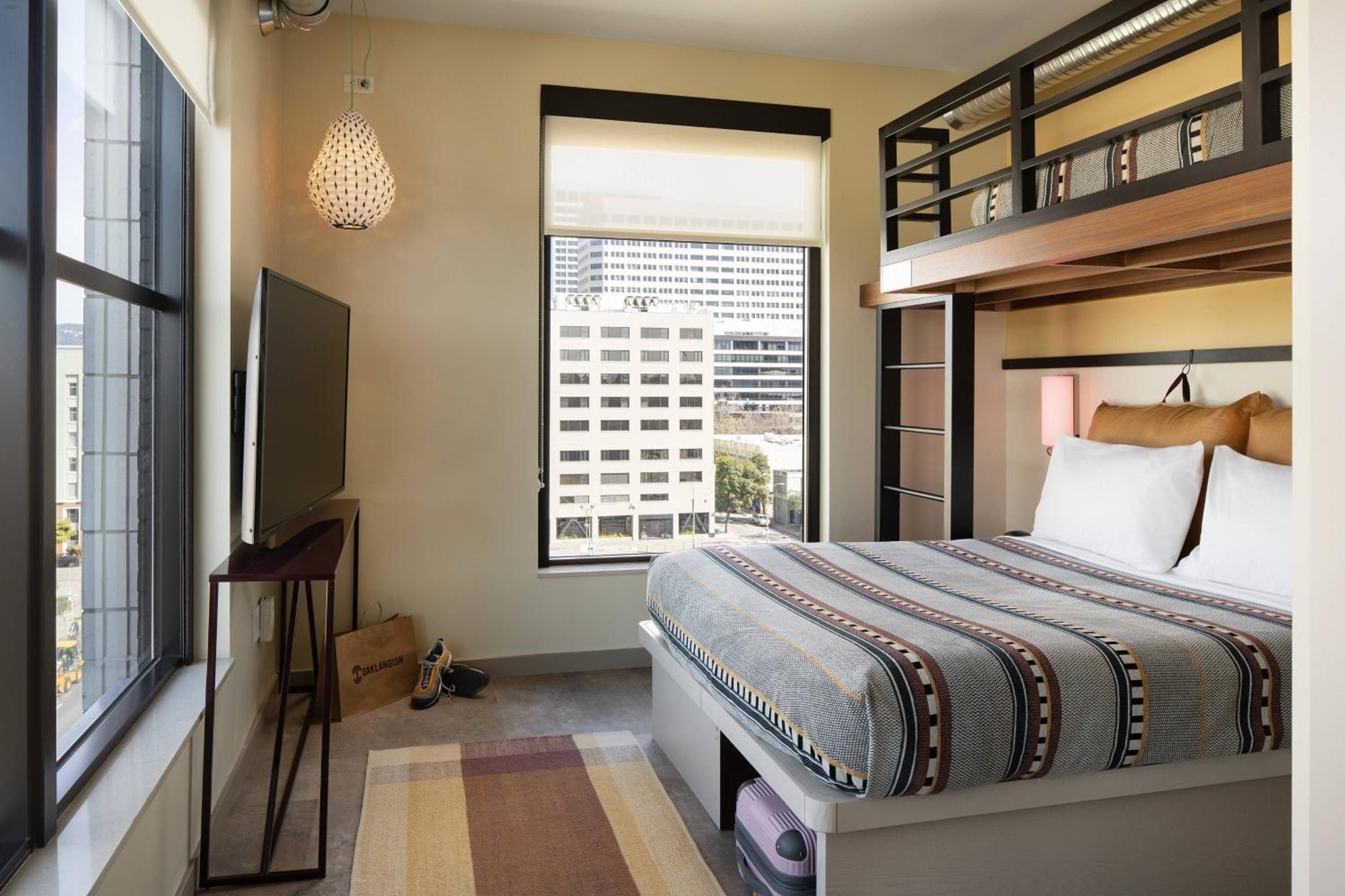 Guest Room With 1 Queen Bed, Corner Room