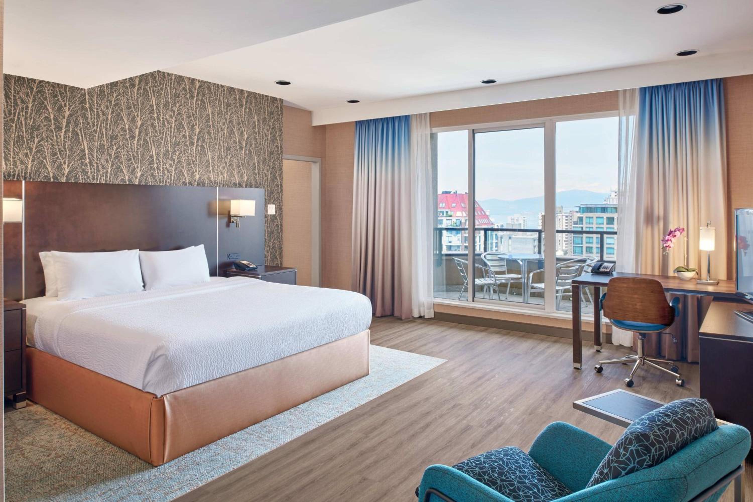1 Bedroom Penthouse Suite, 1 King, Sofa bed, Top floor