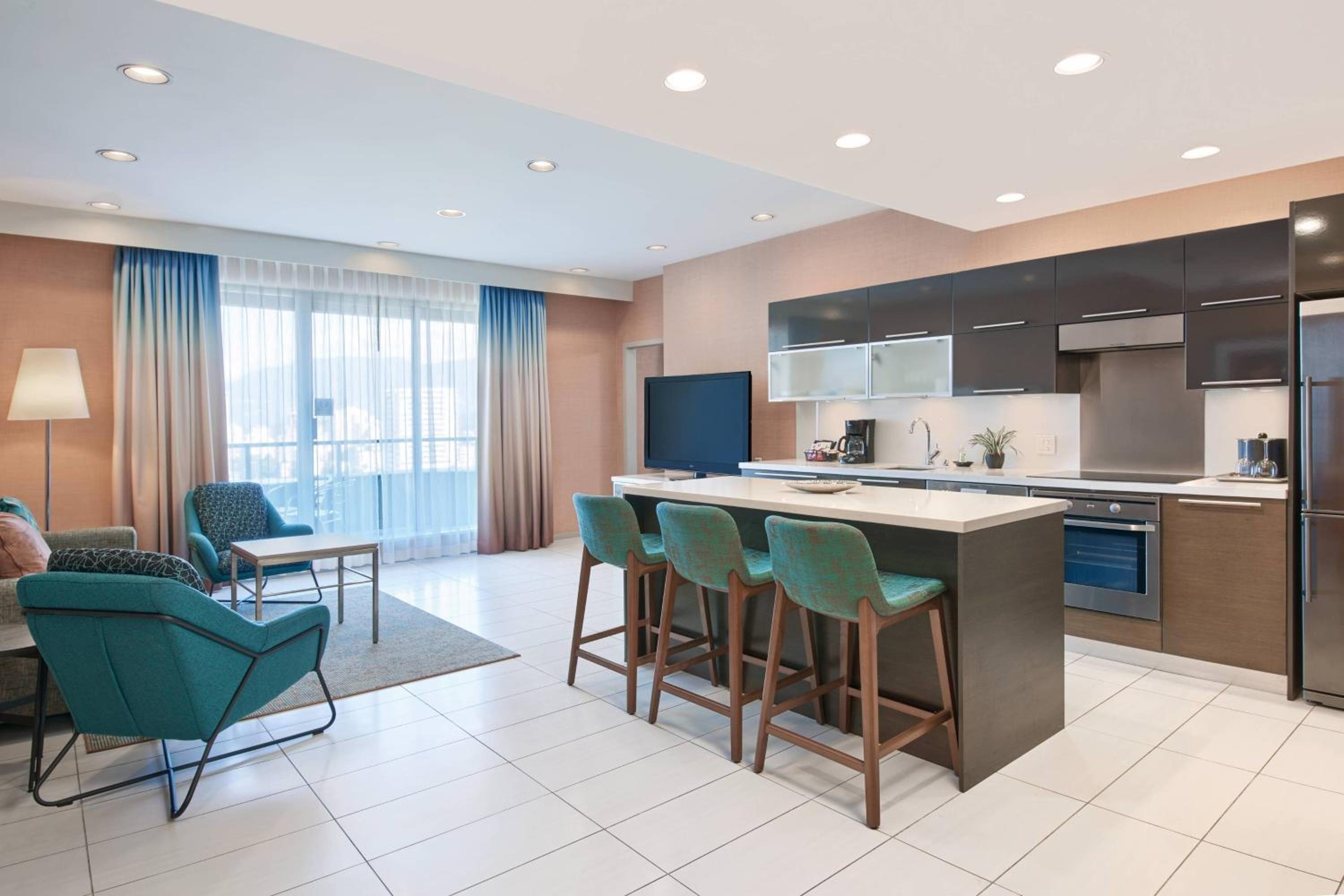 1 Bedroom Penthouse Suite, 1 King, Sofa bed, Top floor
