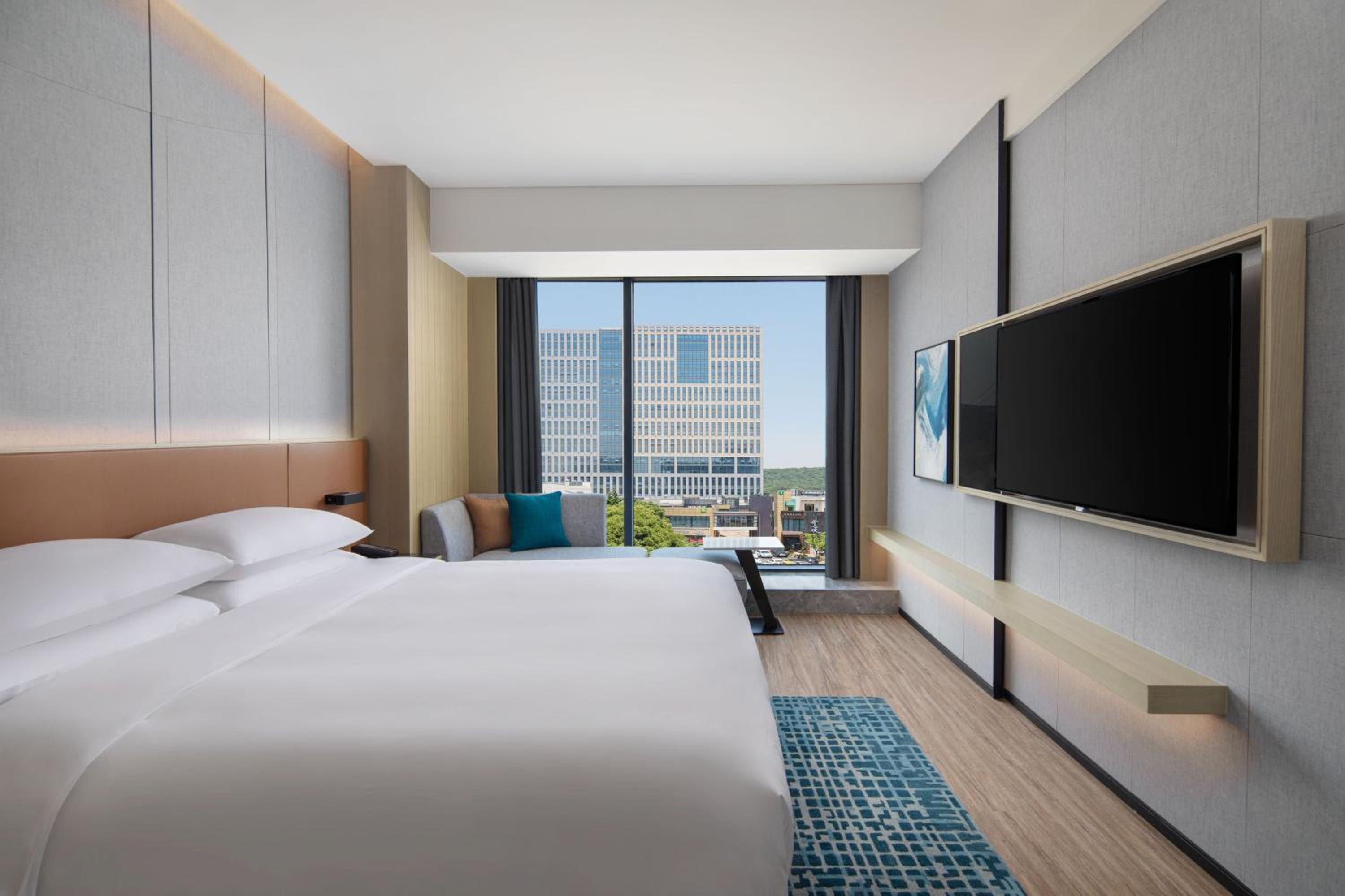 Executive One-Bedroom King Suite - Executive Level