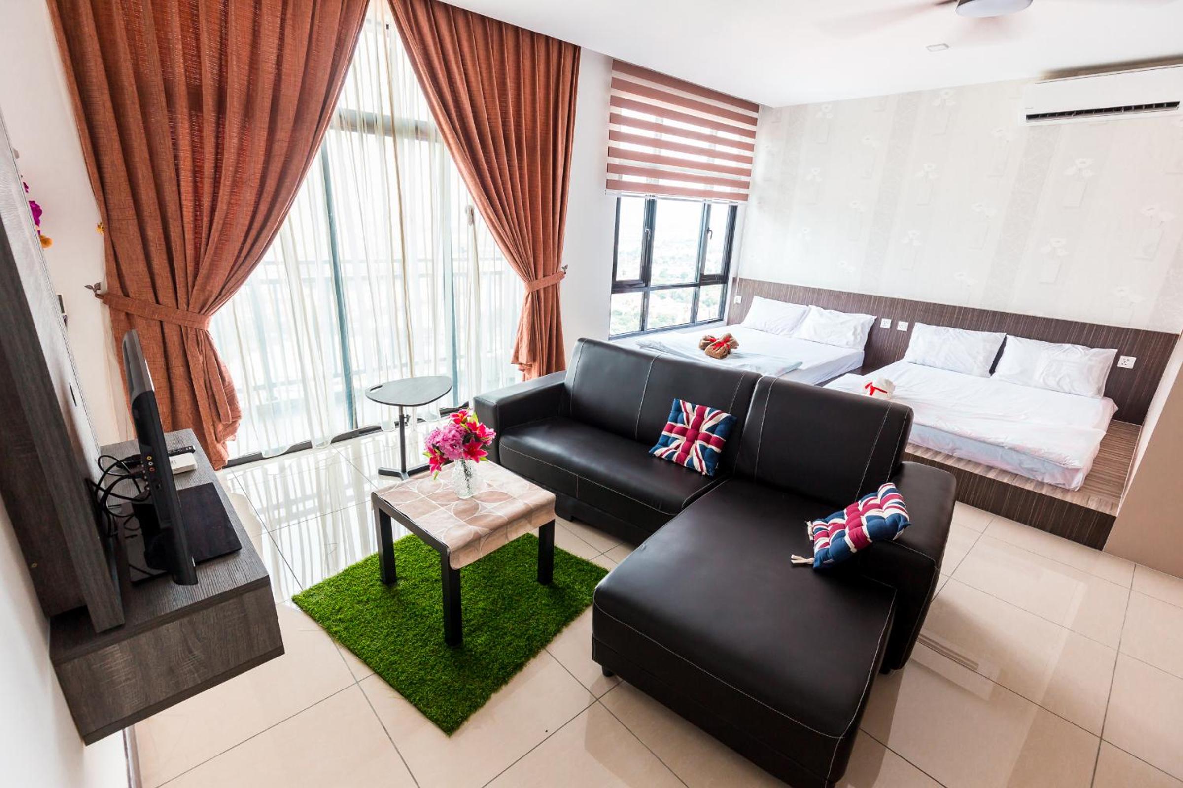 One-Bedroom Apartment with City View