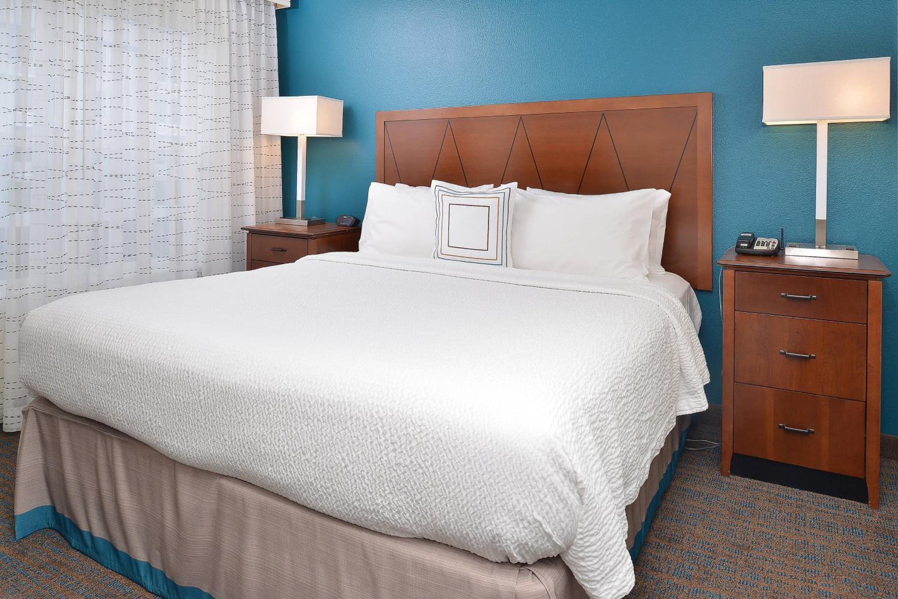 Two-Bedroom Suite - Photo 2