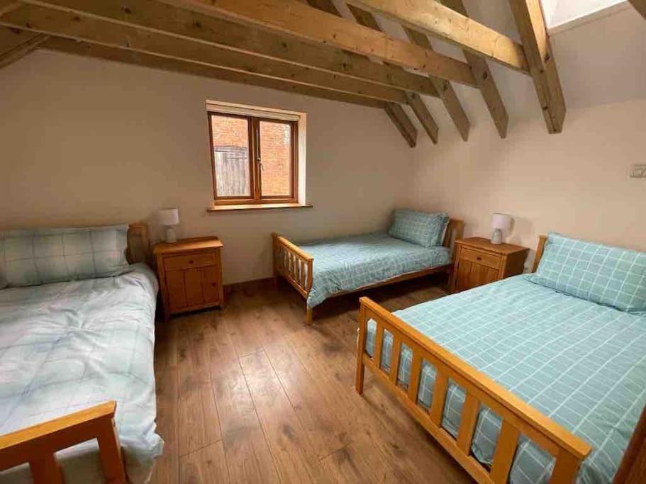 Four-Bedroom House photo 3