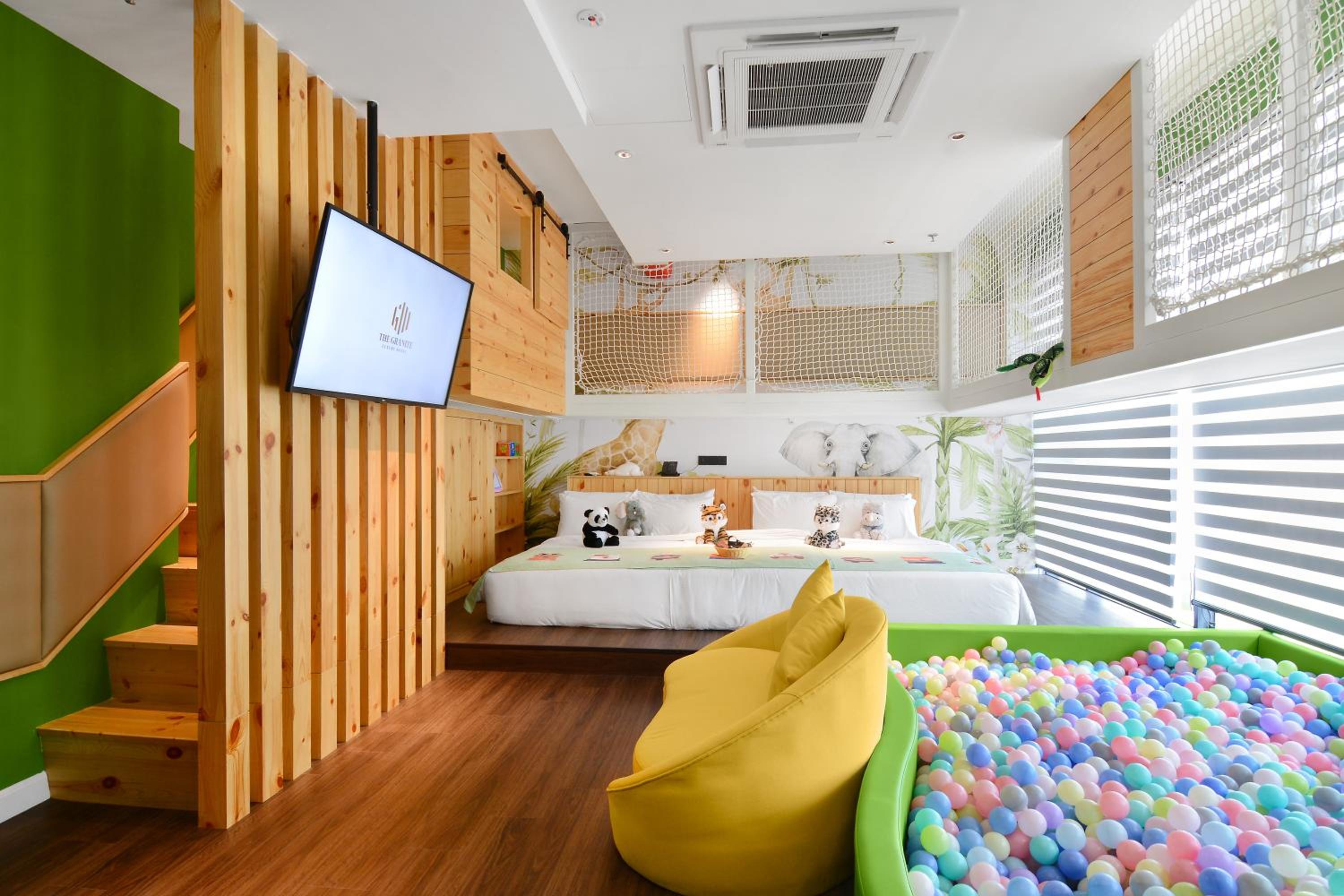 Safari Suite