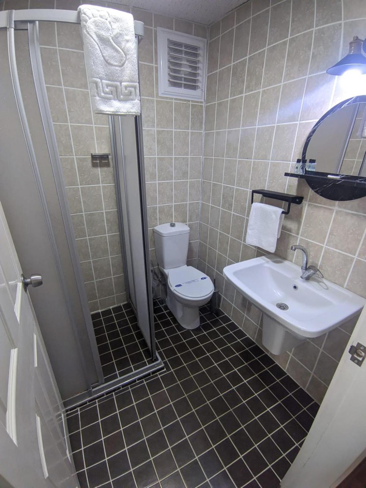 Deluxe Double Room with Sea View - Photo 16