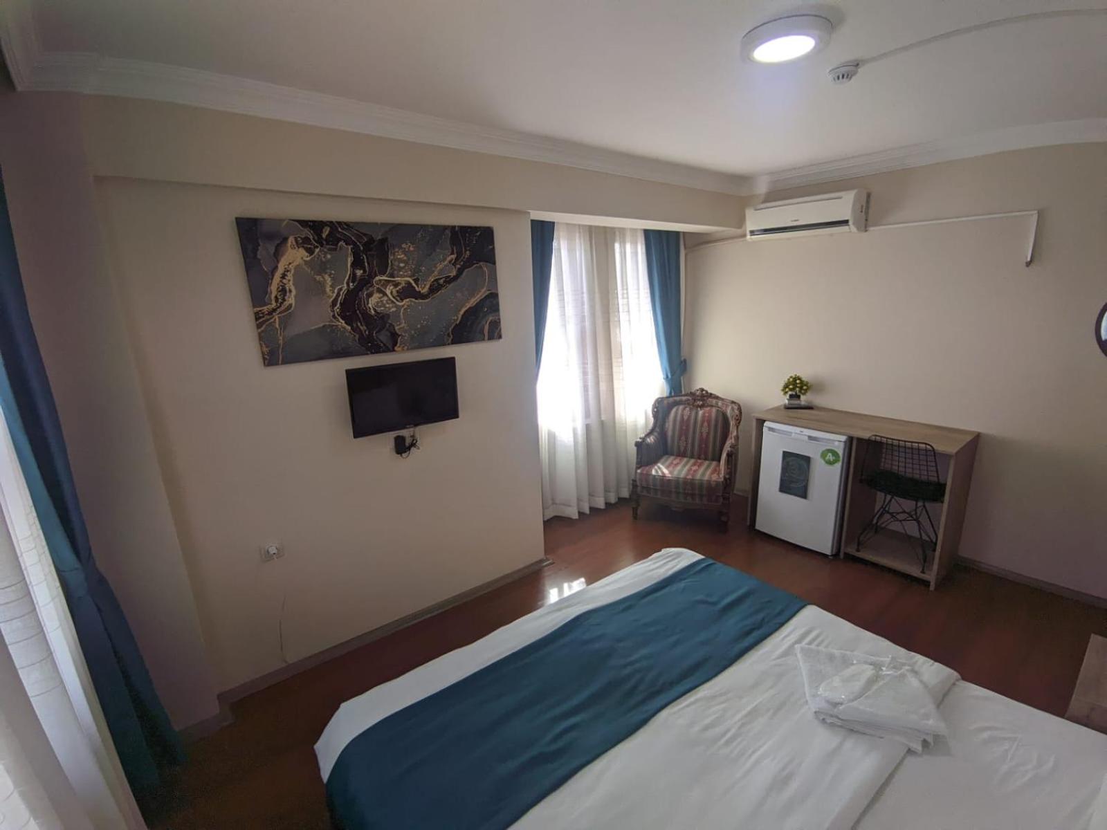Deluxe Double Room with Sea View - Photo 8