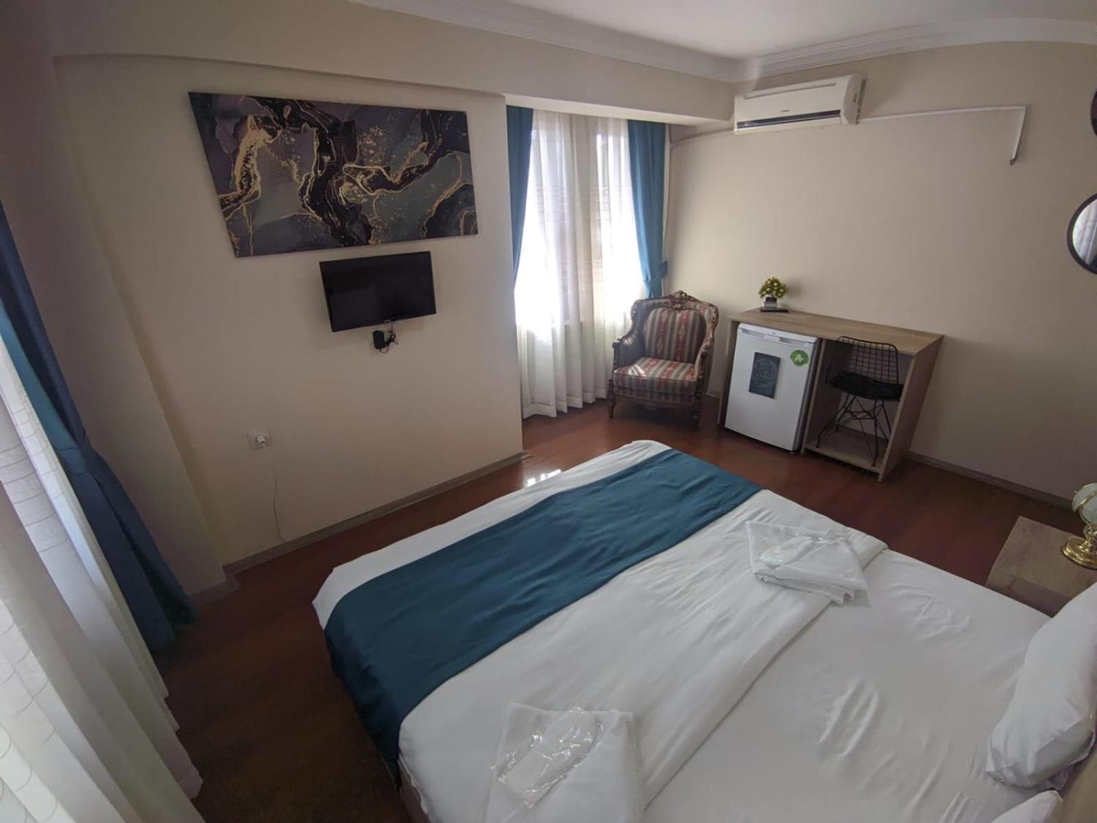Deluxe Double Room with Sea View - Photo 4
