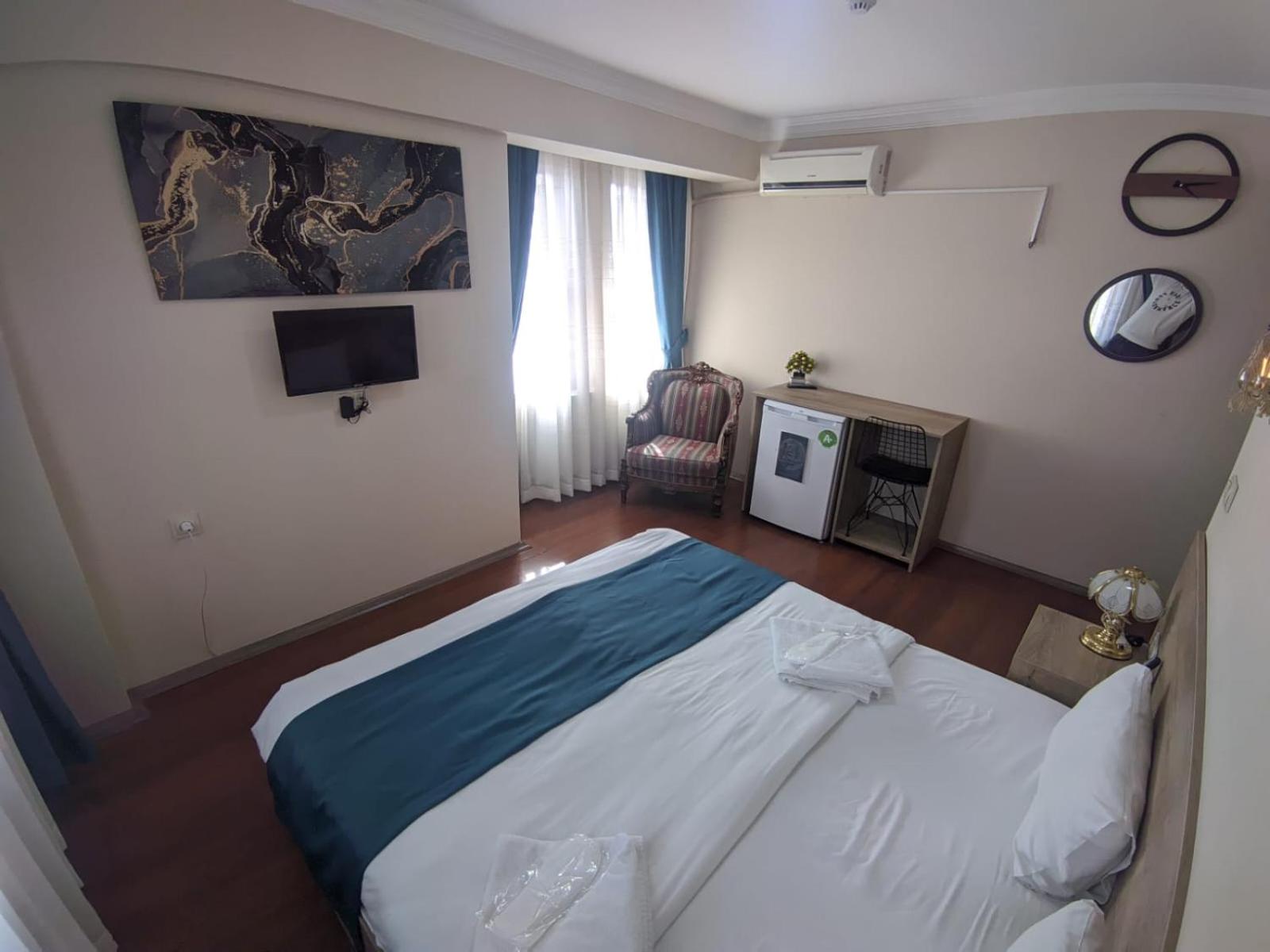 Deluxe Double Room with Sea View - Photo 3