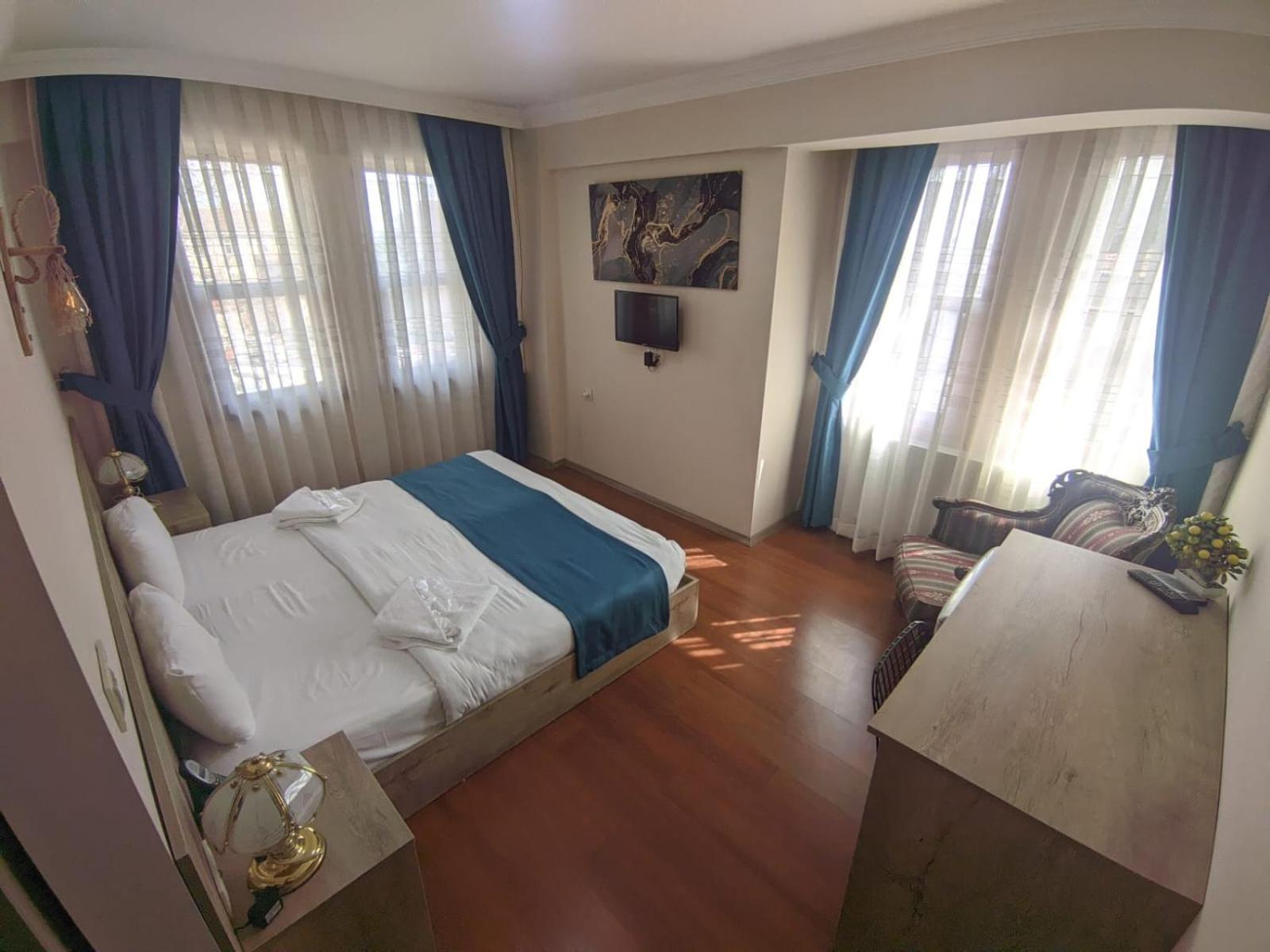 Deluxe Double Room with Sea View - Photo 19