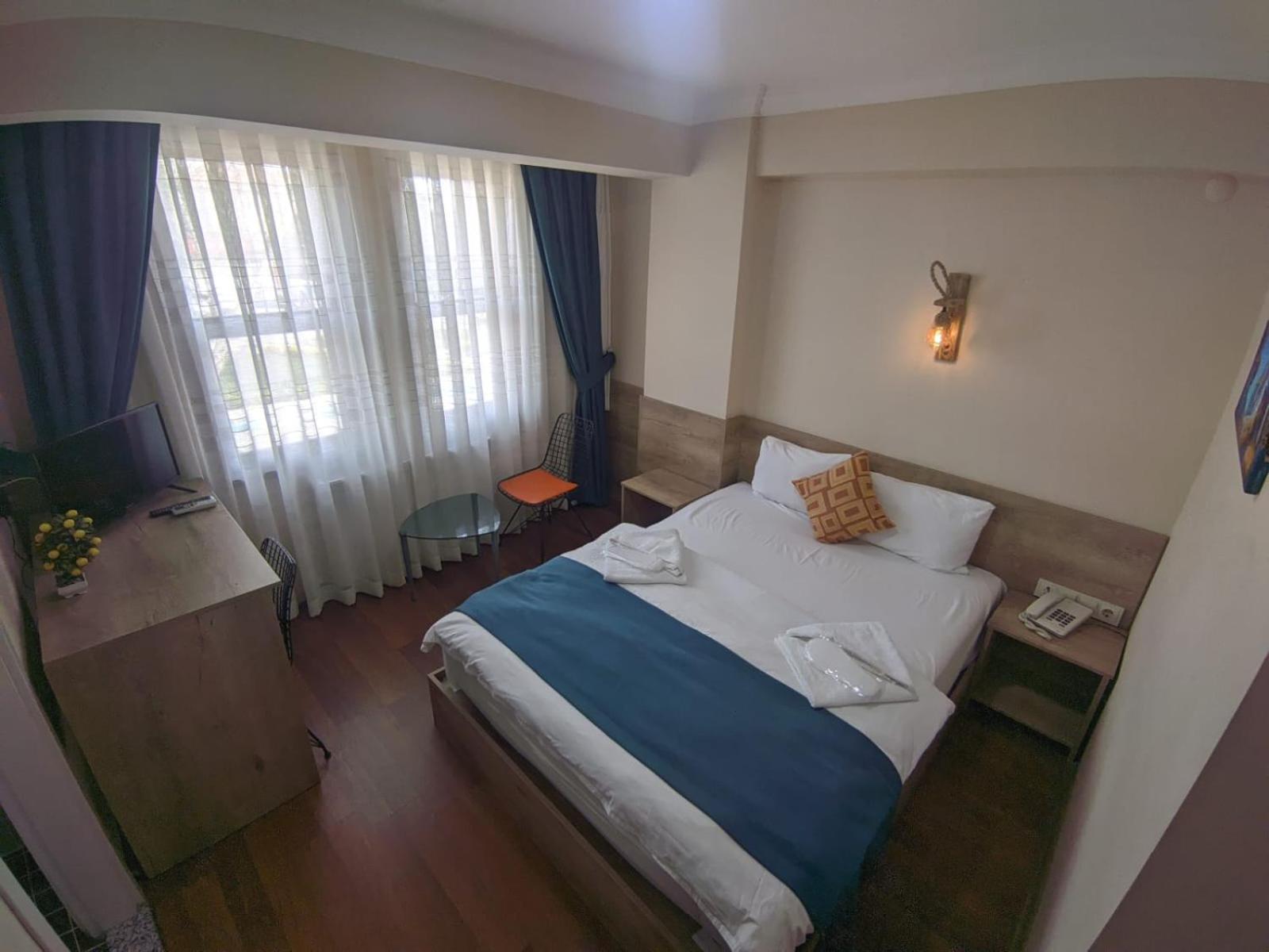 Small Double Room - Photo 1