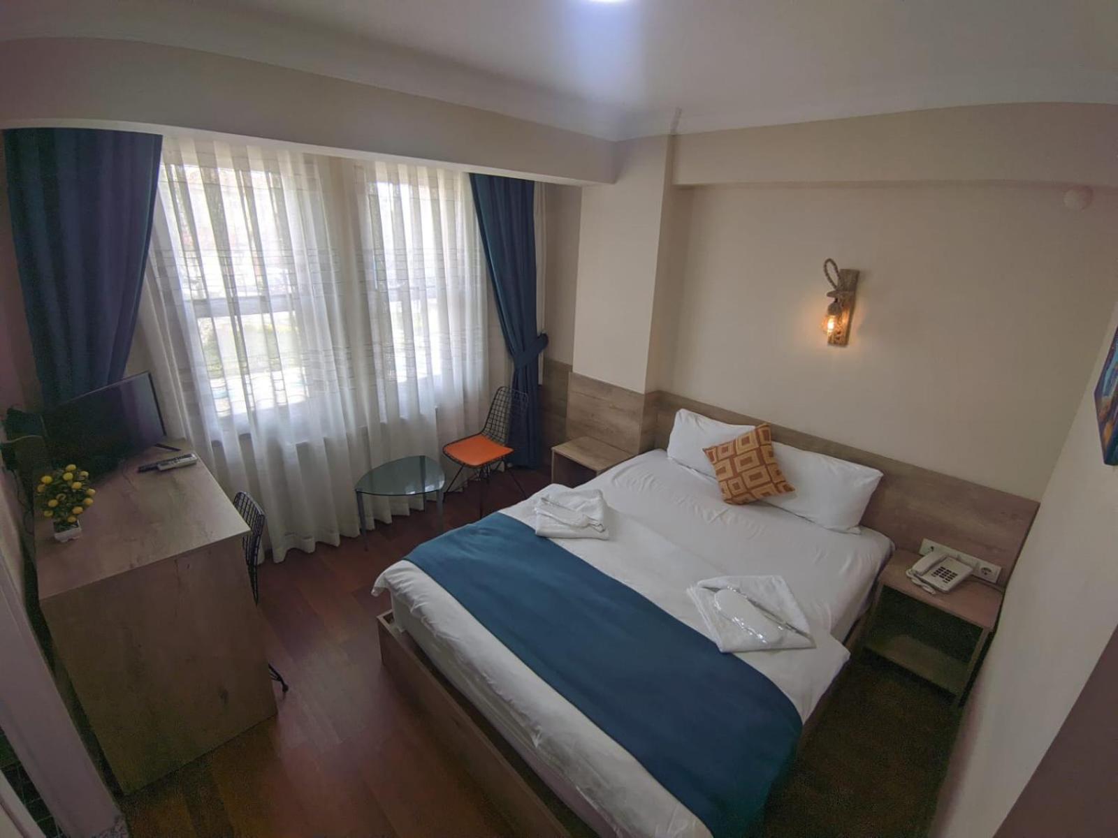 Small Double Room - Photo 5