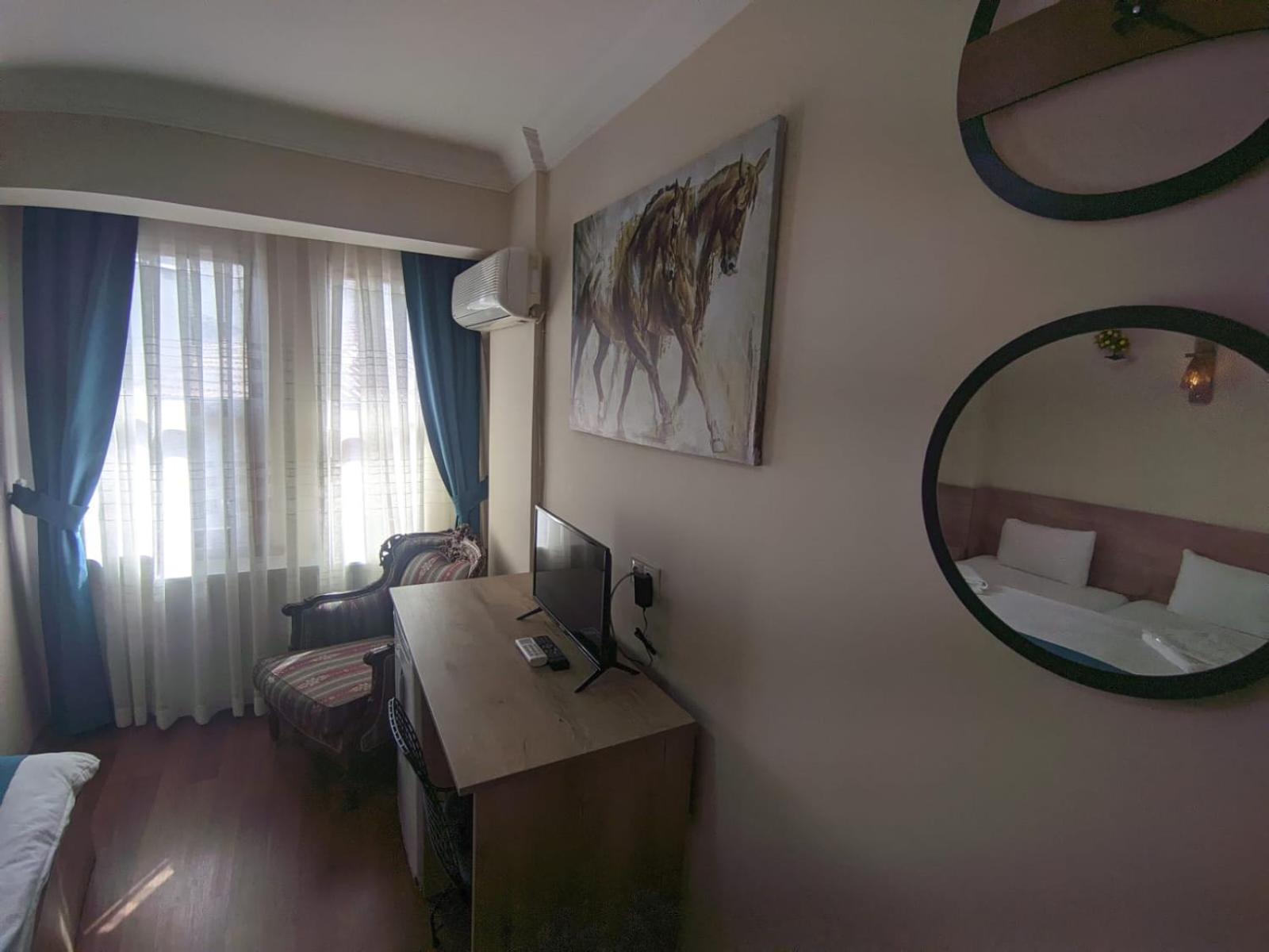 Deluxe Double Room with Side Sea View - Photo 14