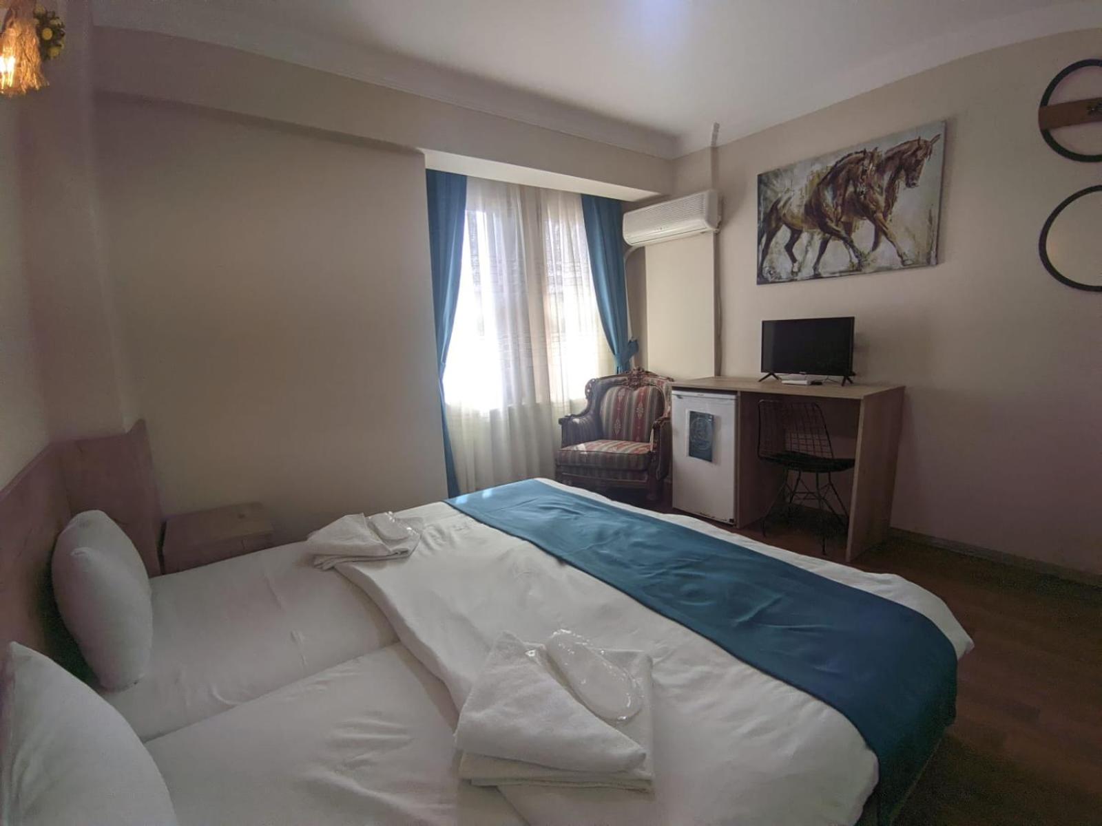 Deluxe Double Room with Side Sea View - Photo 13
