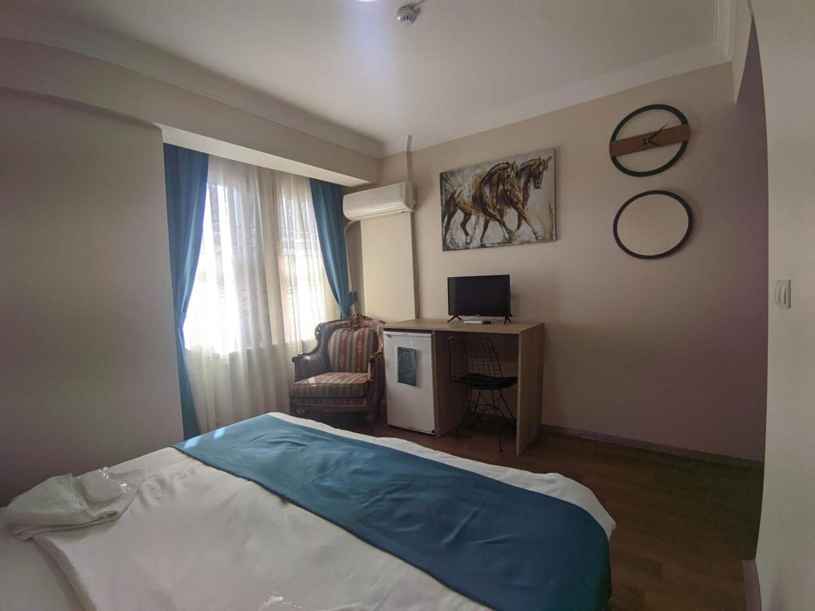 Deluxe Double Room with Side Sea View - Photo 4
