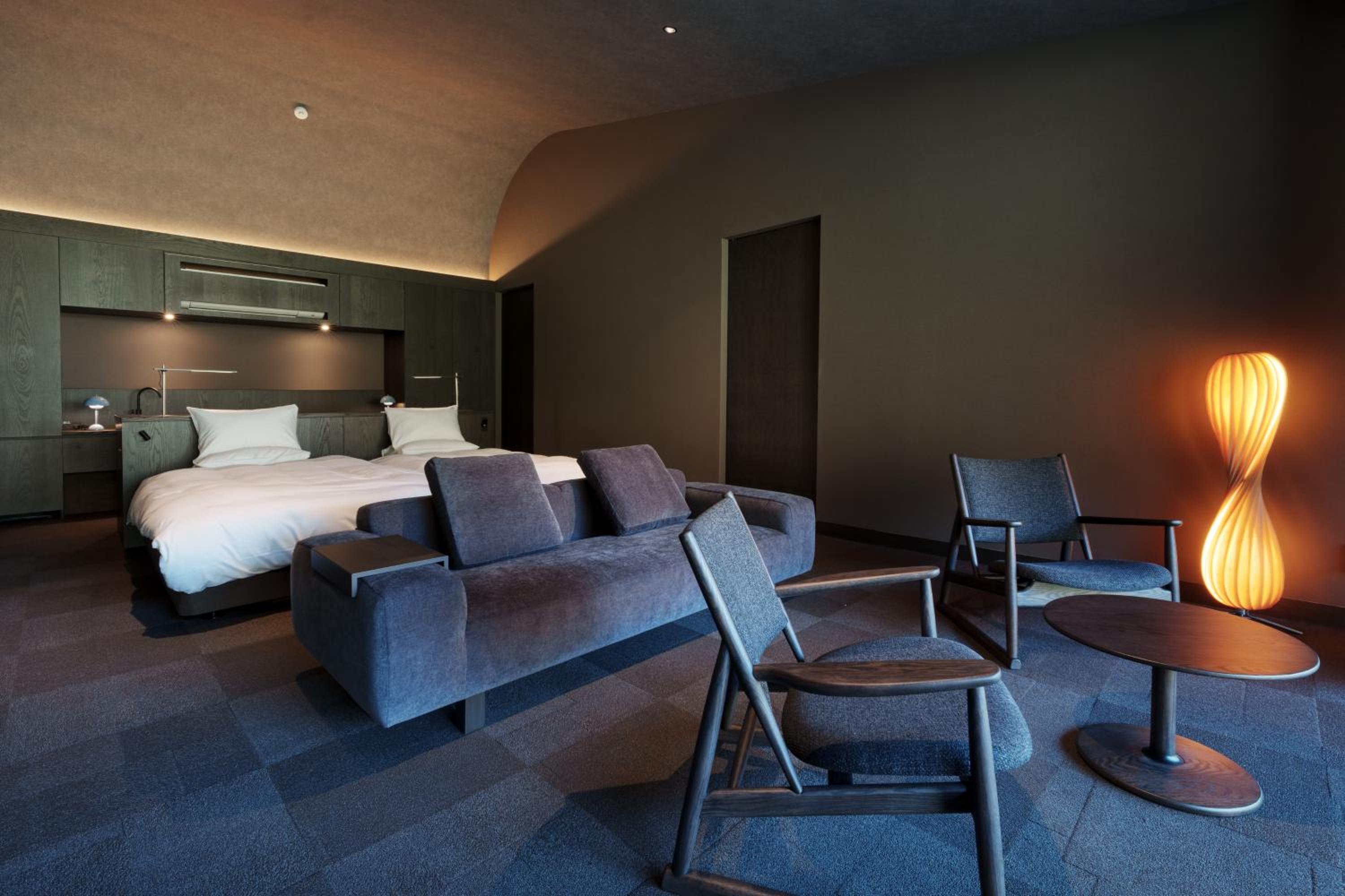 Suite - Photo 5