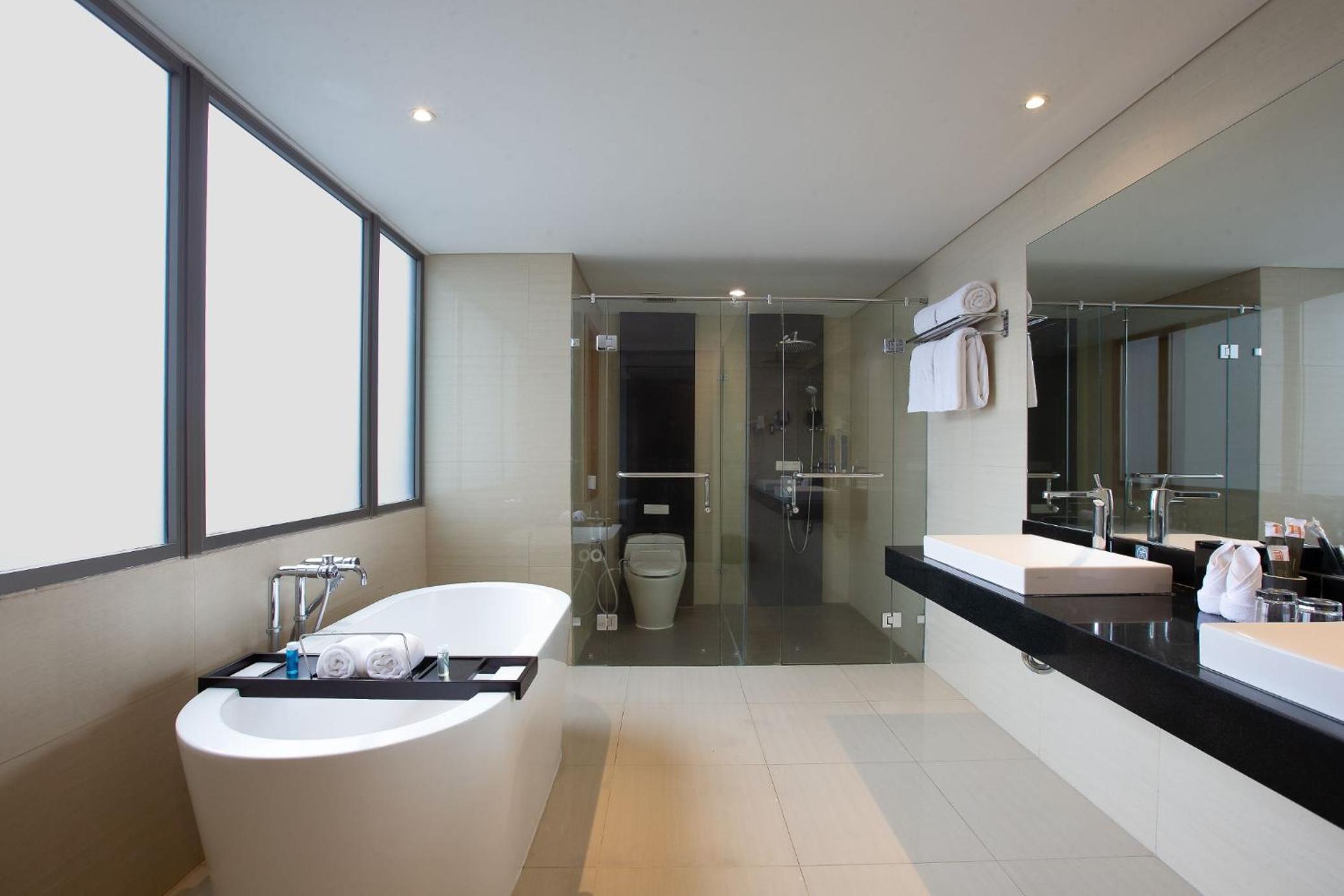 Harper Suite photo 2