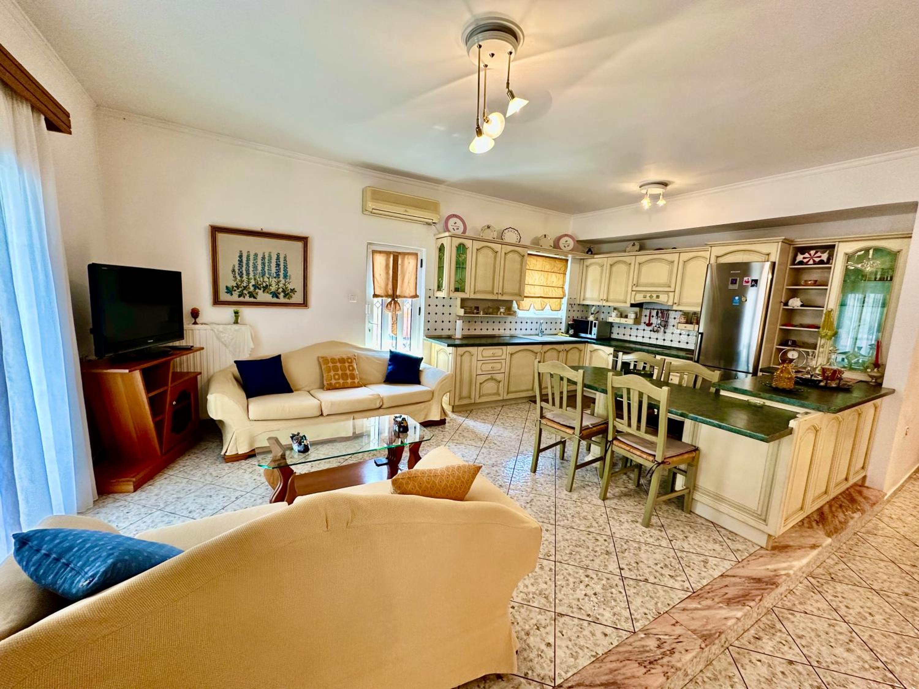 Three-Bedroom Villa photo 2