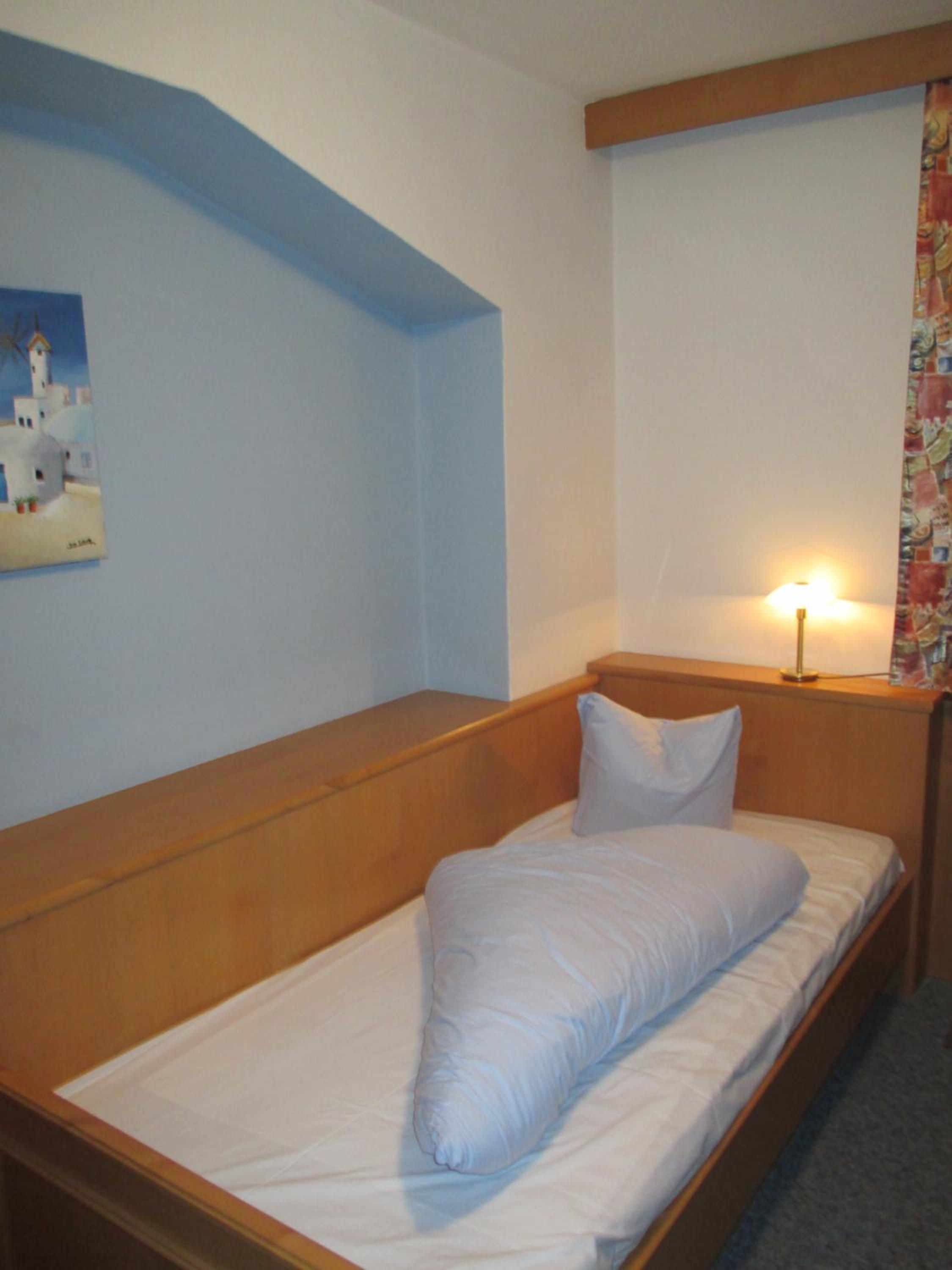 Single Room photo 2