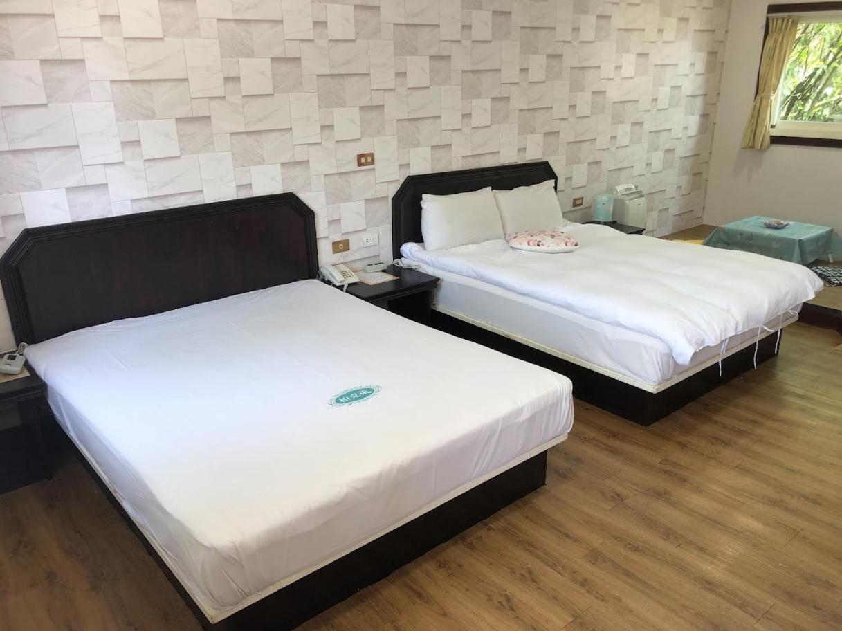 Standard Double Room - Photo 11