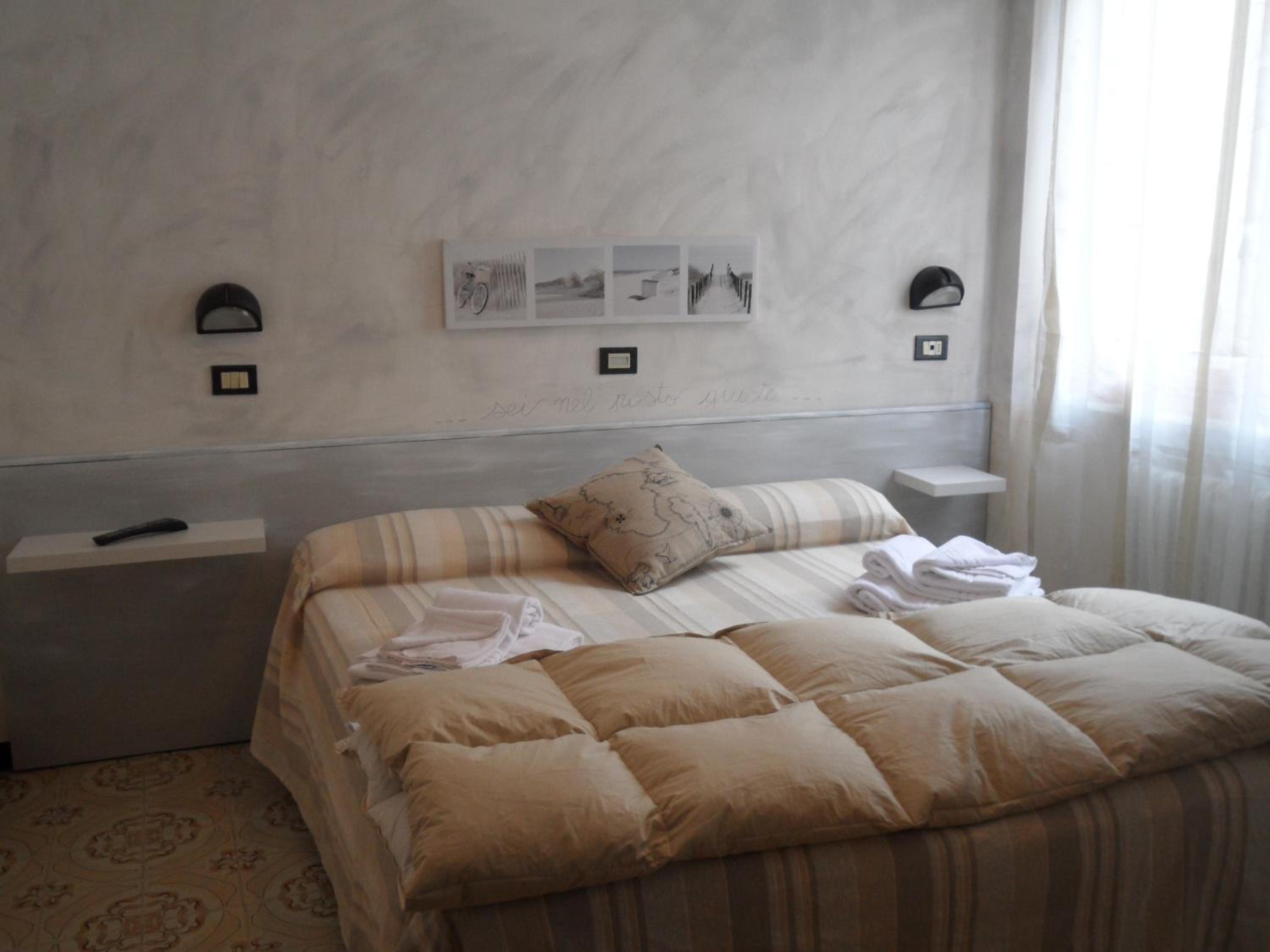 Standard Double Room photo 3