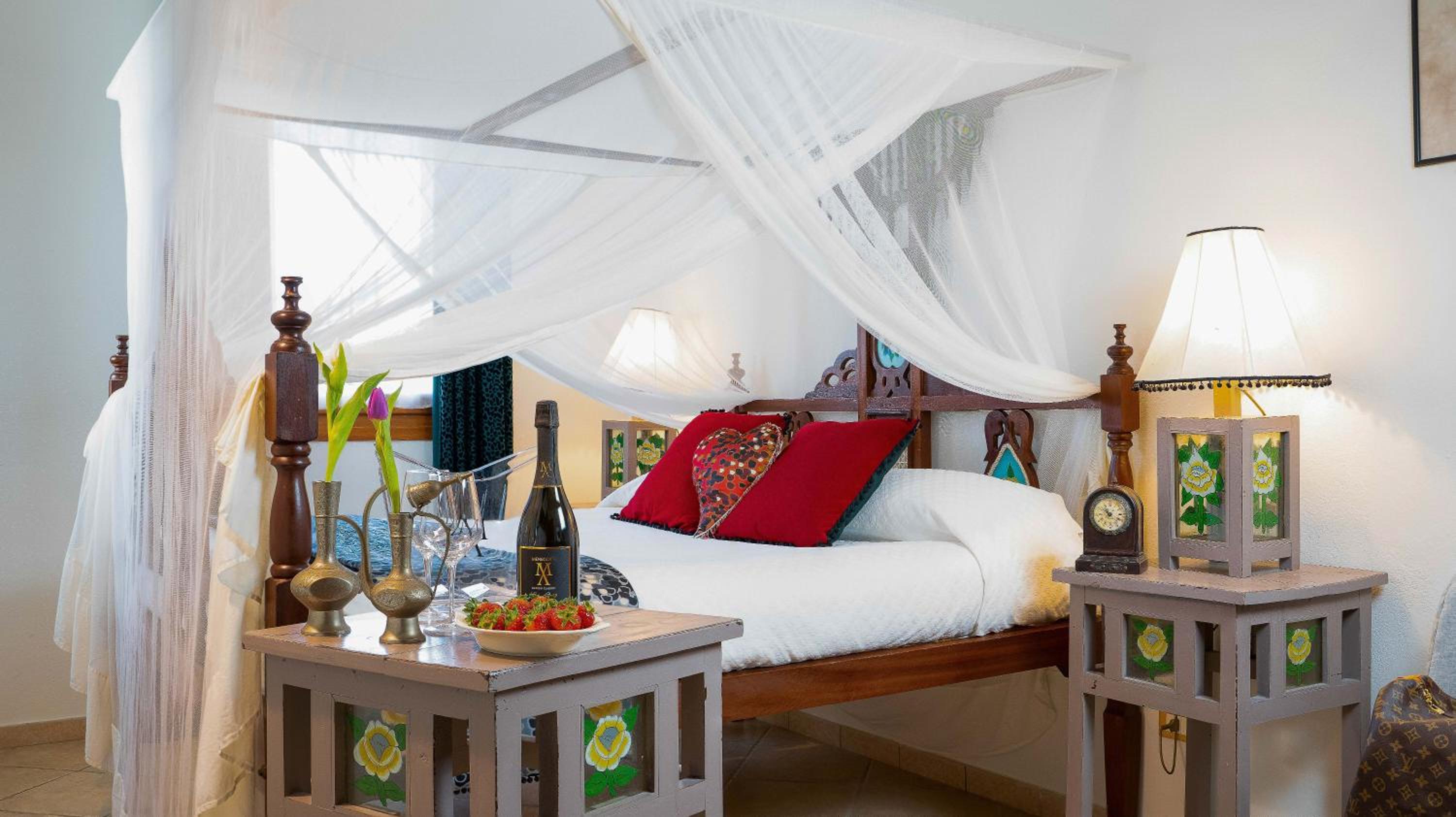 Double Room - Photo 12