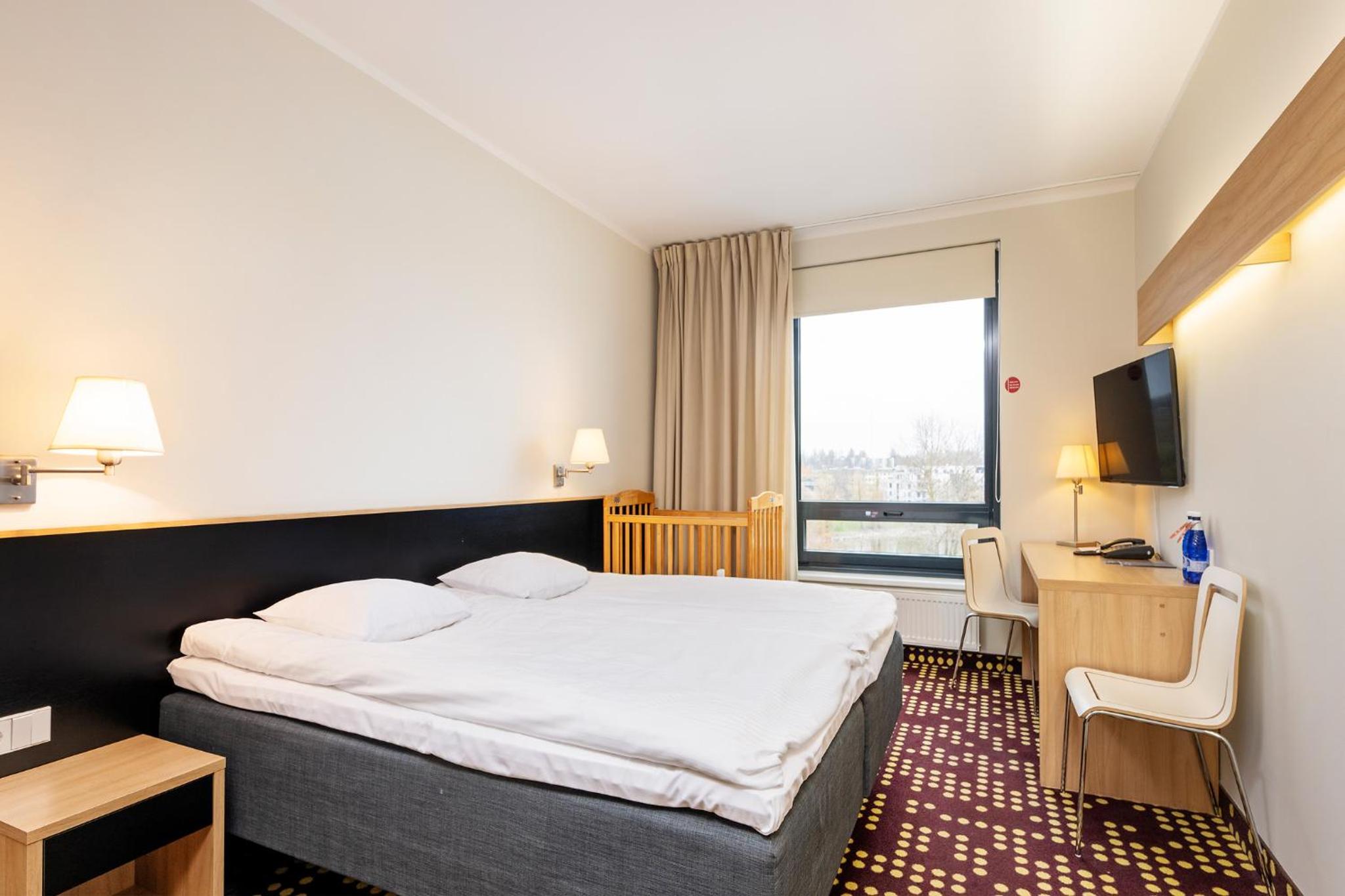 Standard Twin Room - Photo 5