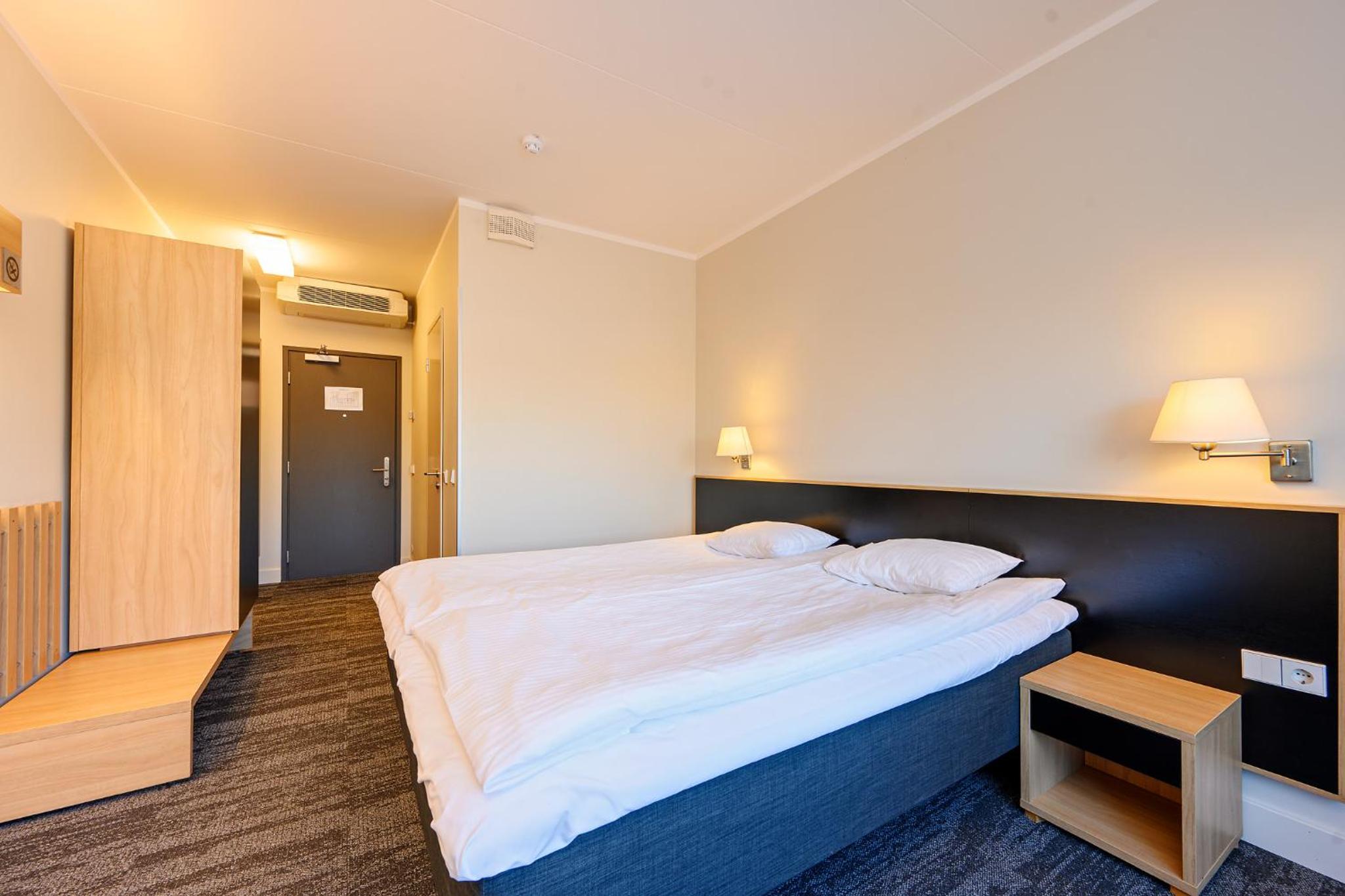 Standard Twin Room - Photo 4