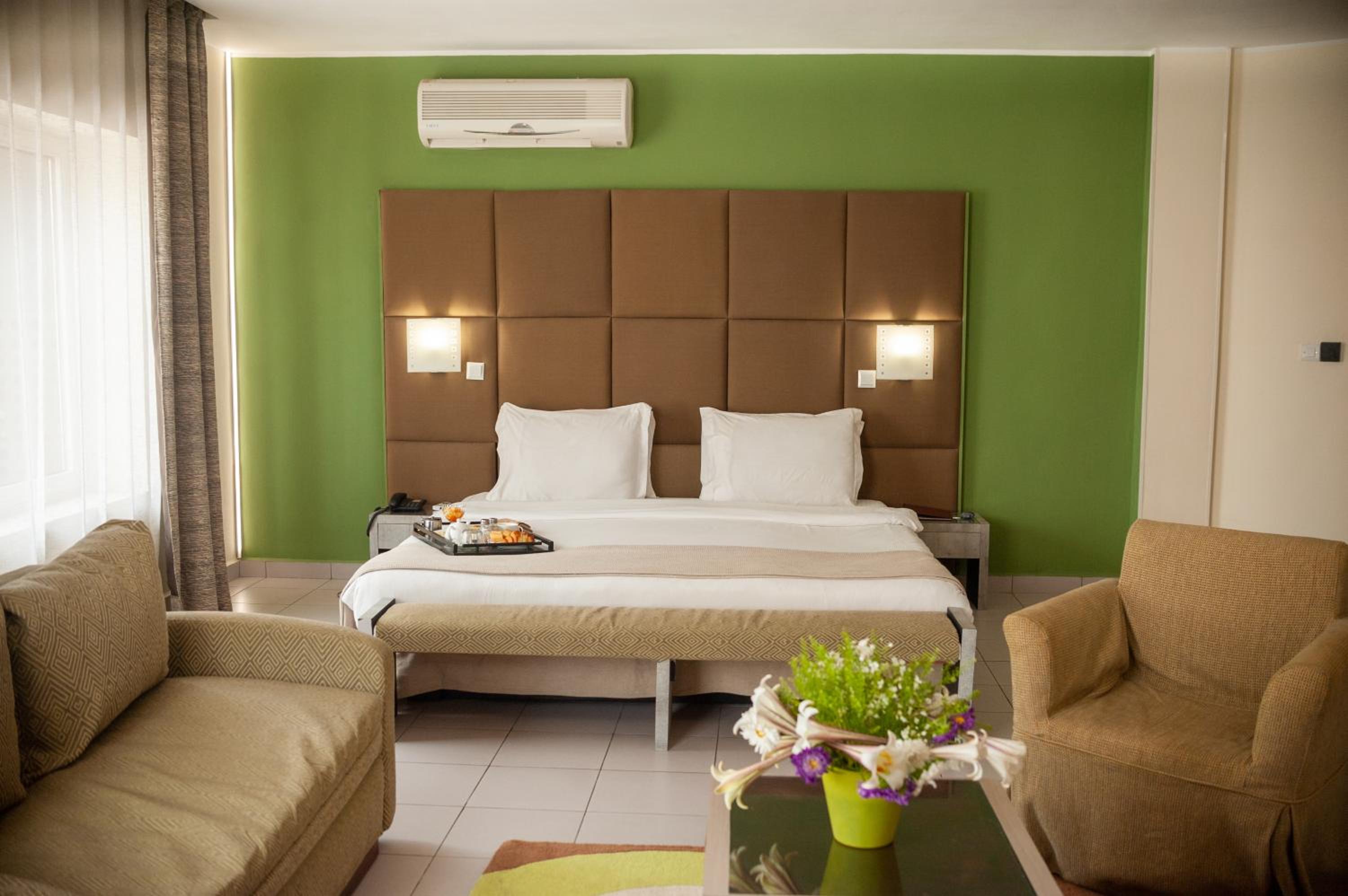Junior Suite with Club Lounge Access photo 2