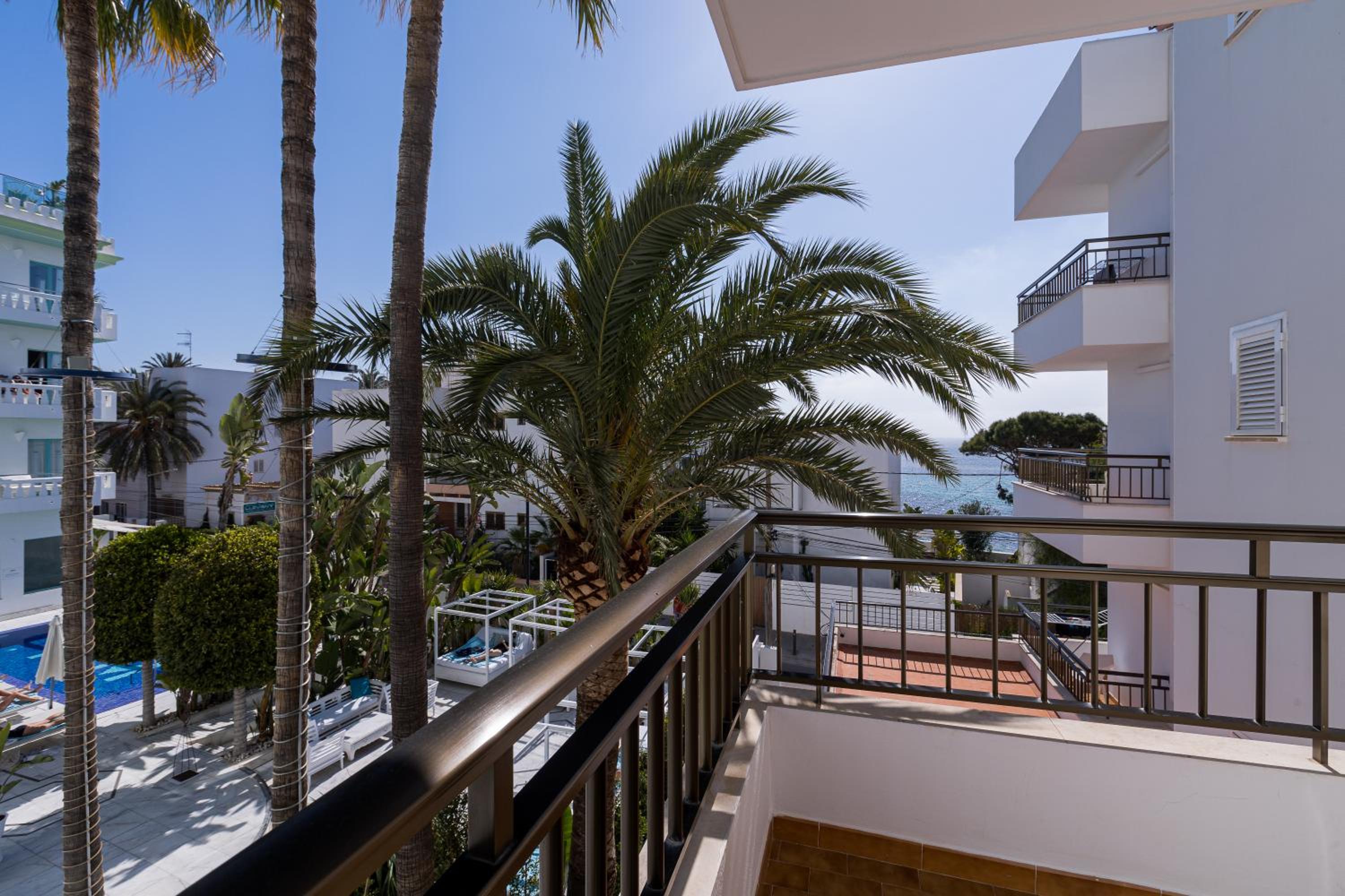 Studio with Balcony