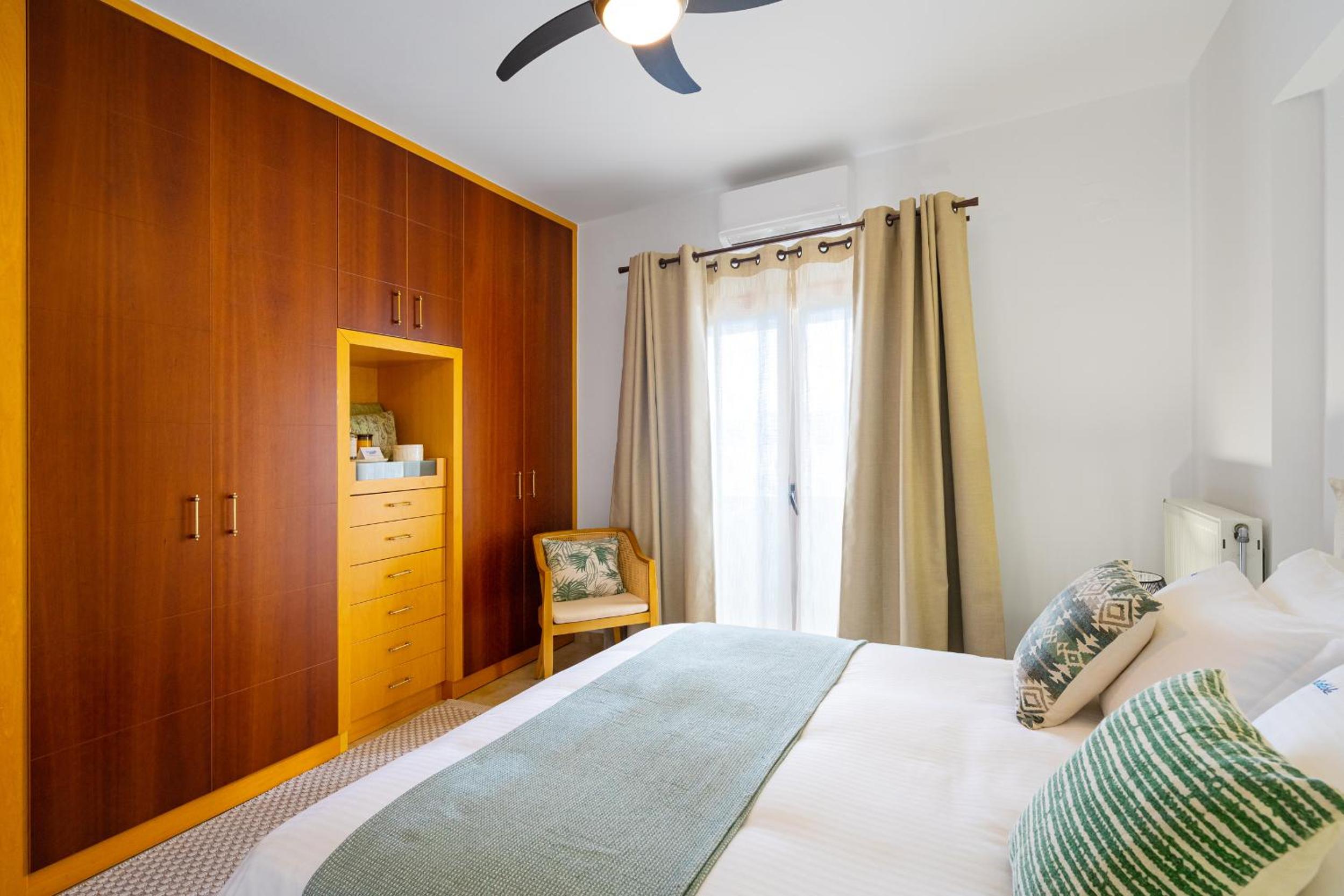 Three-Bedroom House - Photo 11