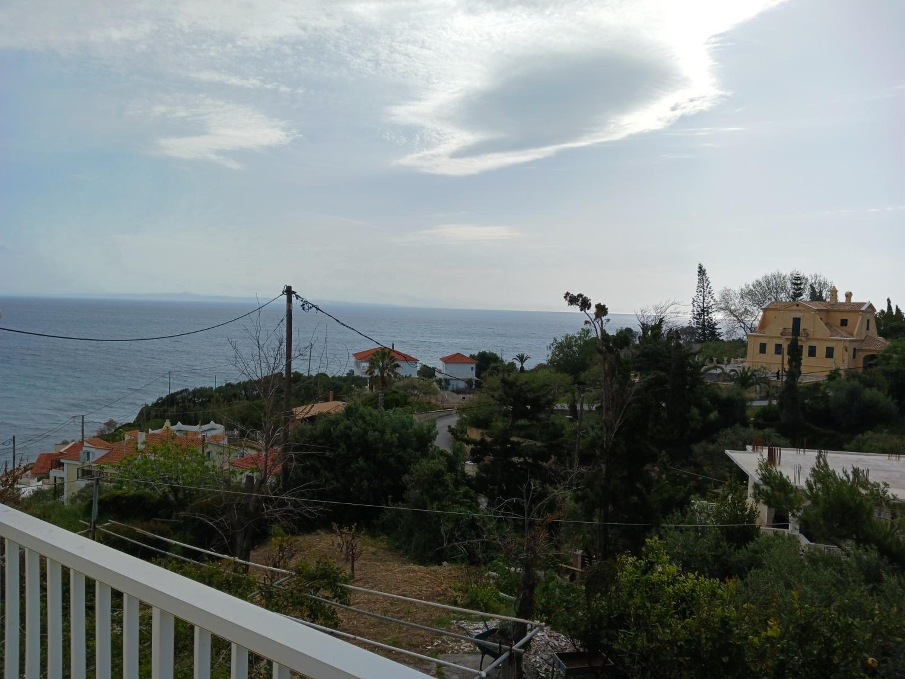 Double or Twin Room with Partial Sea View photo 2