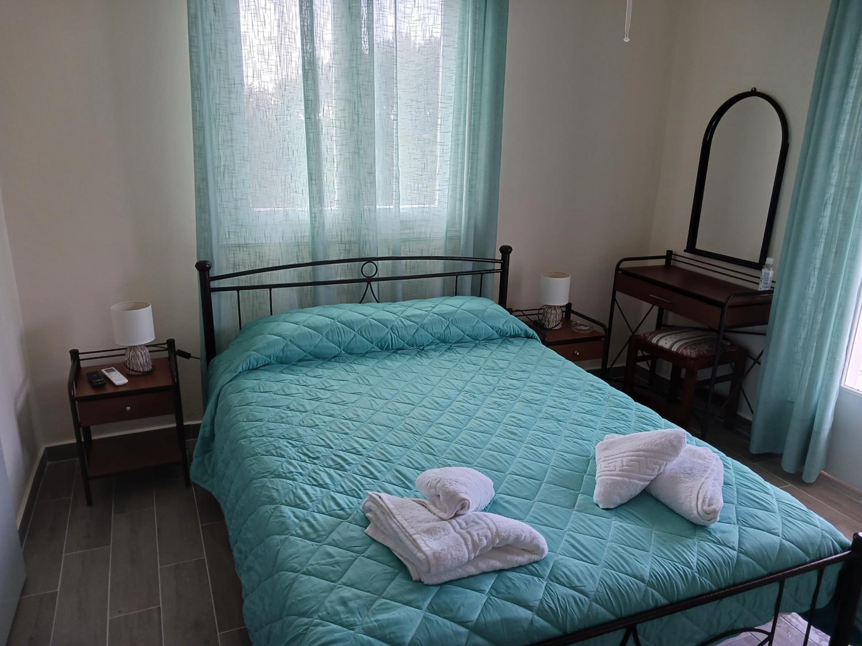 Double or Twin Room with Partial Sea View