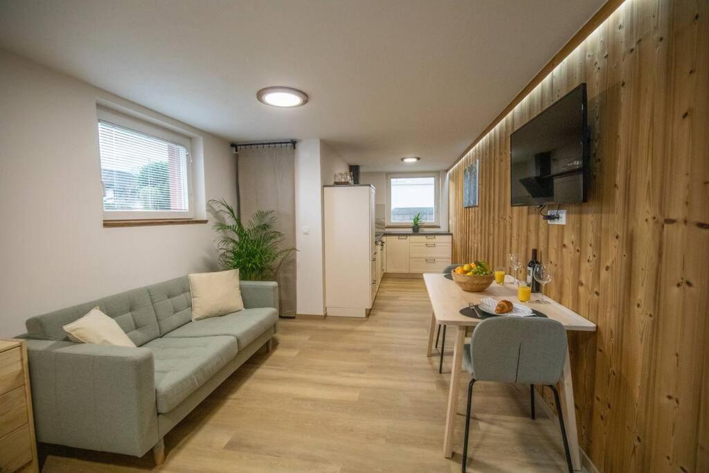 One-Bedroom Apartment photo 1