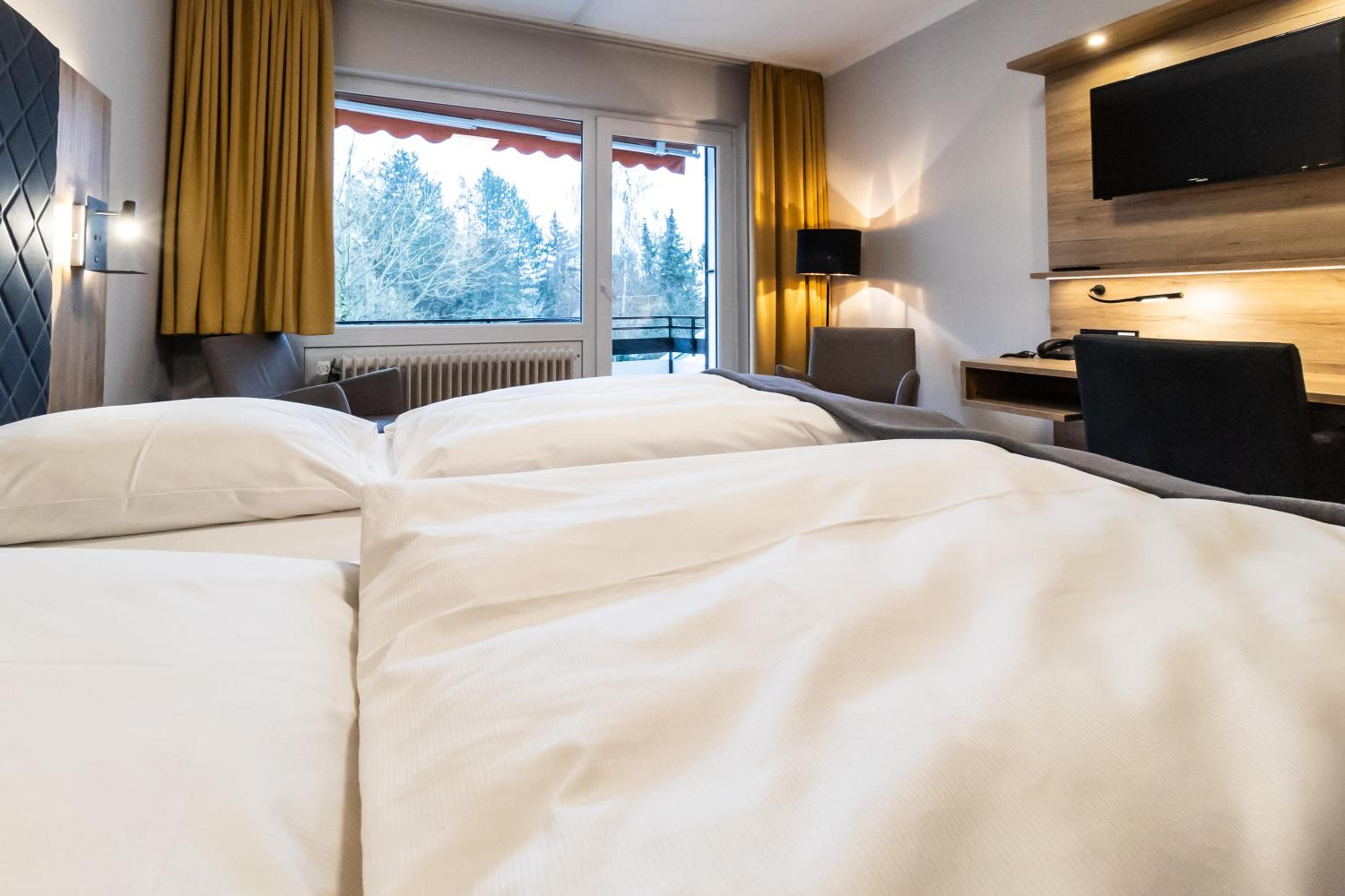 Double Room with Garden View - Photo 3