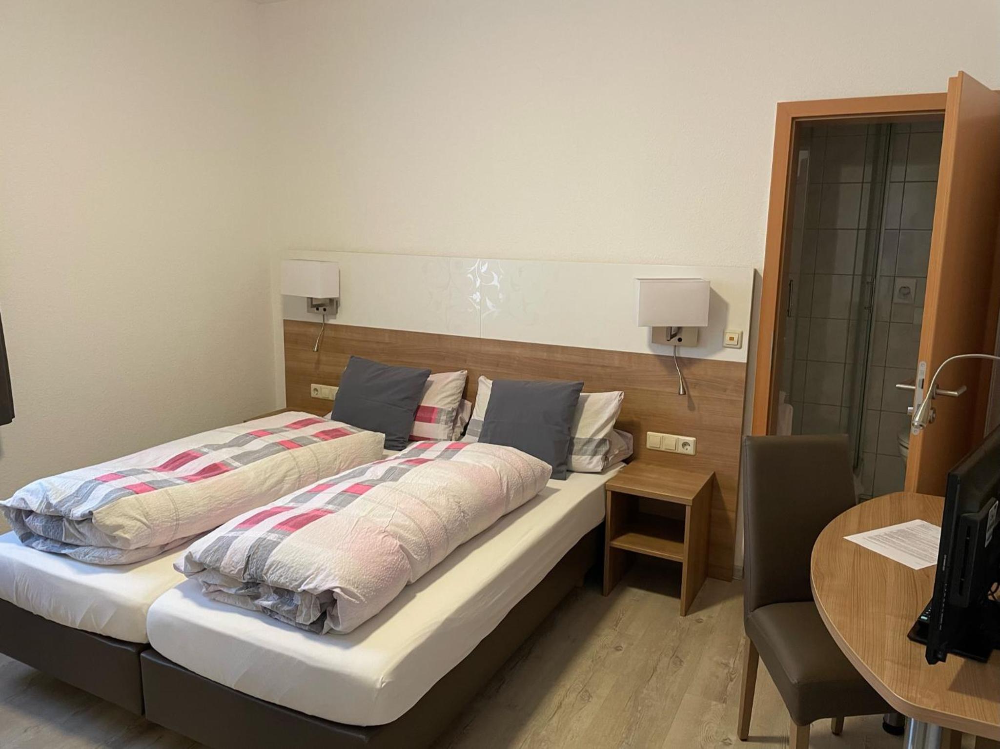 Double Room with Private Bathroom photo 2
