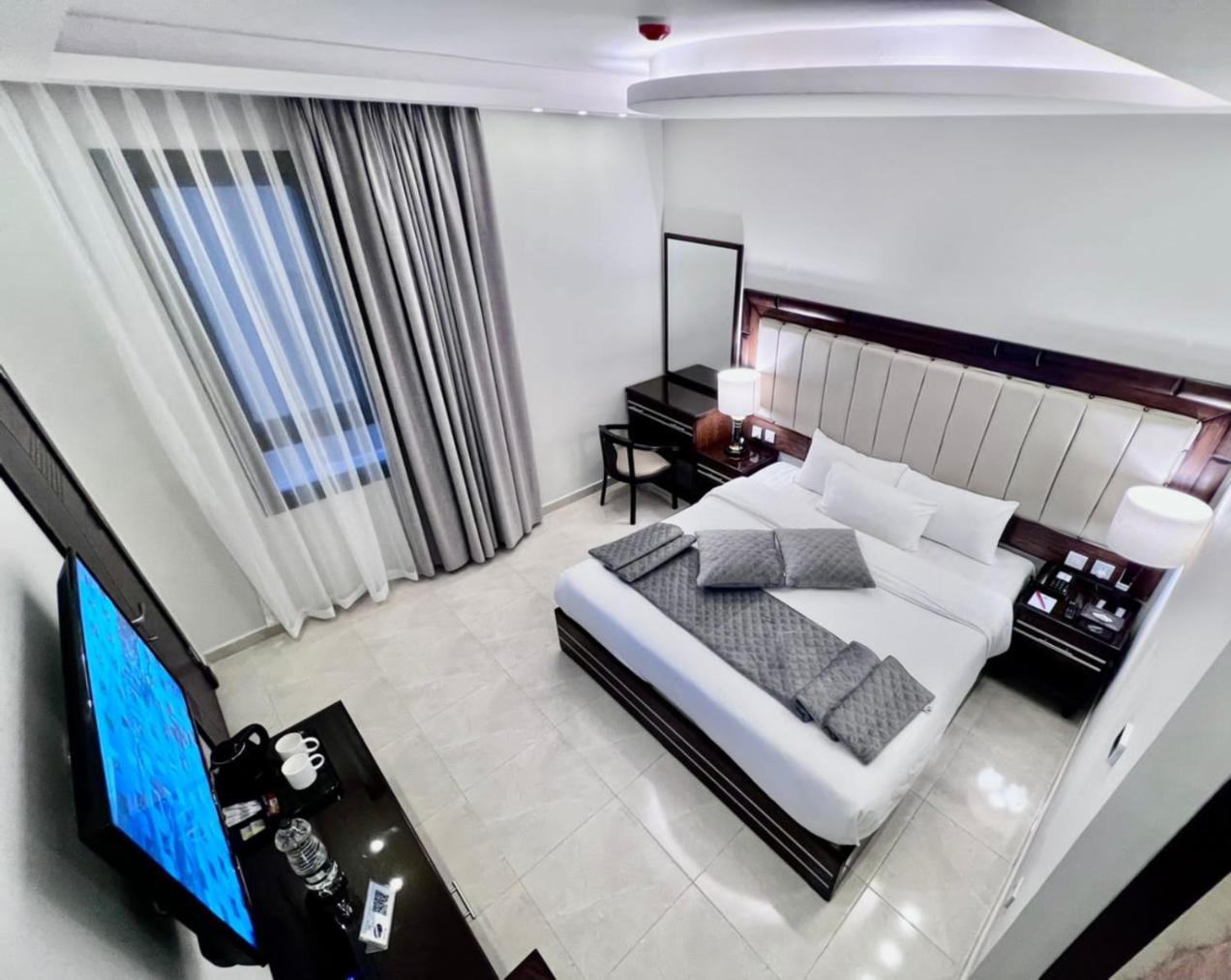 Double Room - Photo 5