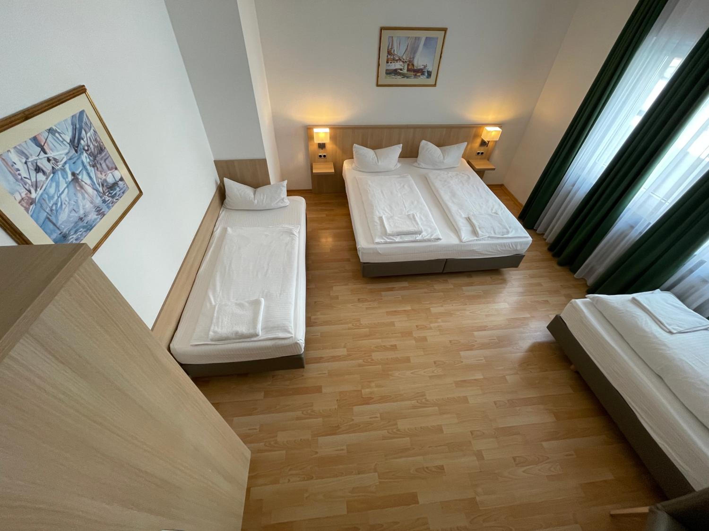 Family Room - Photo 48