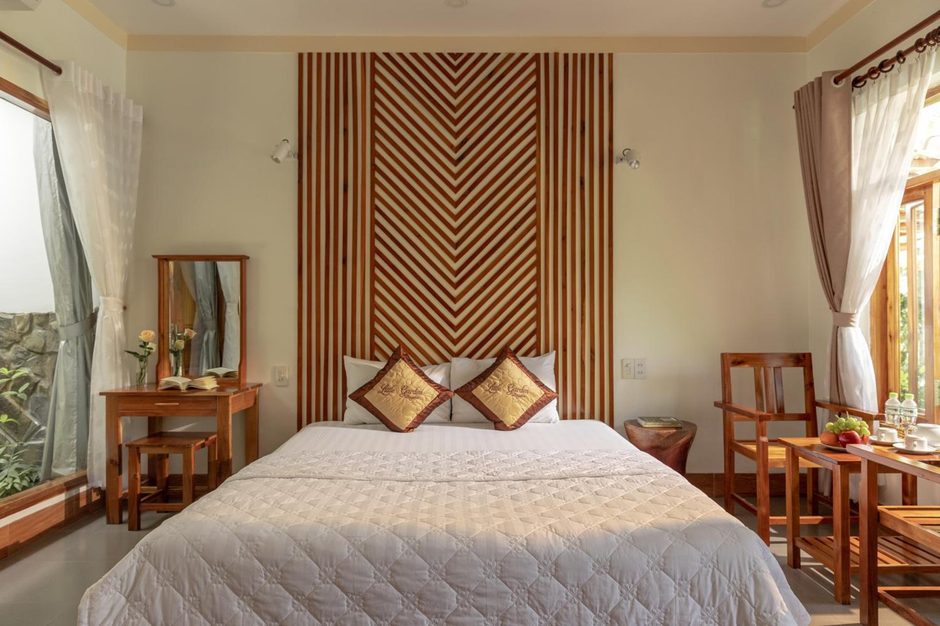 Double Room with Pool View photo 2
