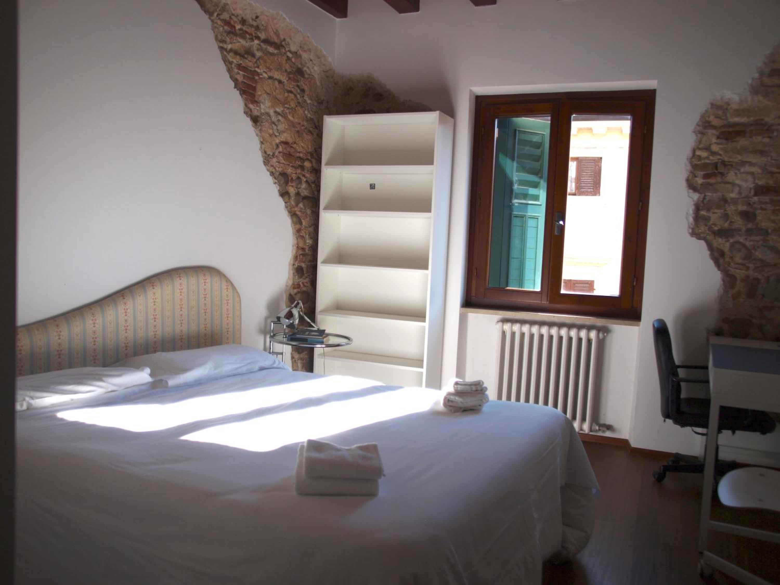 Large Double Room with shared bathroom