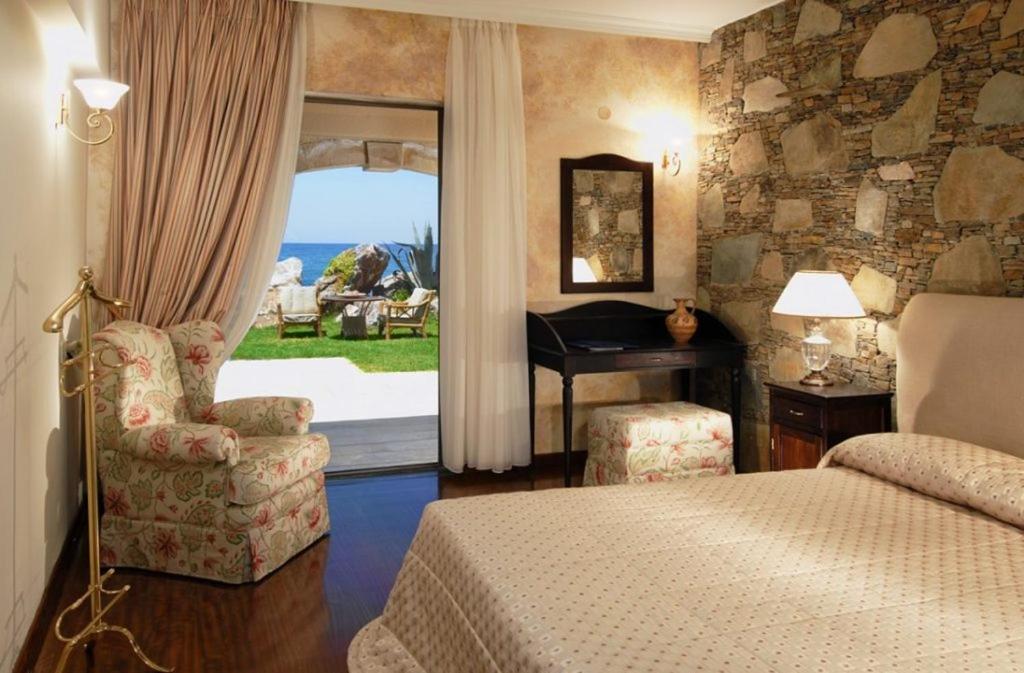 Mythica Two Bedroom Beachfront Villa with Private Pool - Photo 1