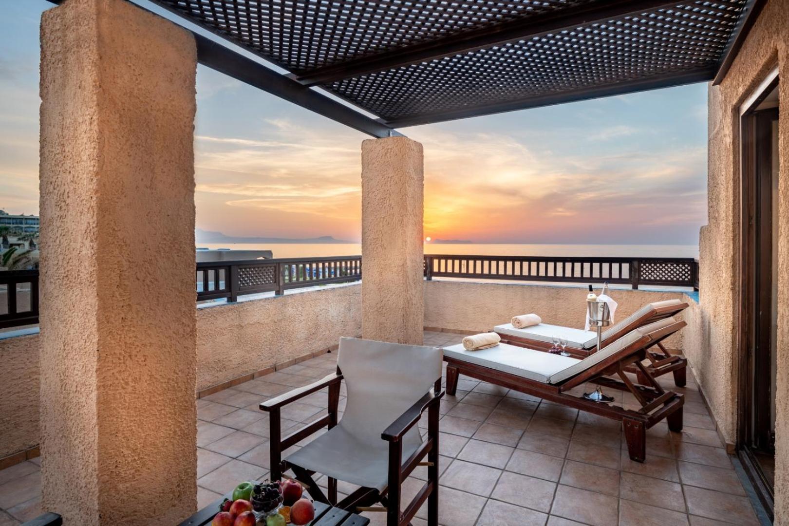 Μythica Two Bedroom Family Suite - Photo 2