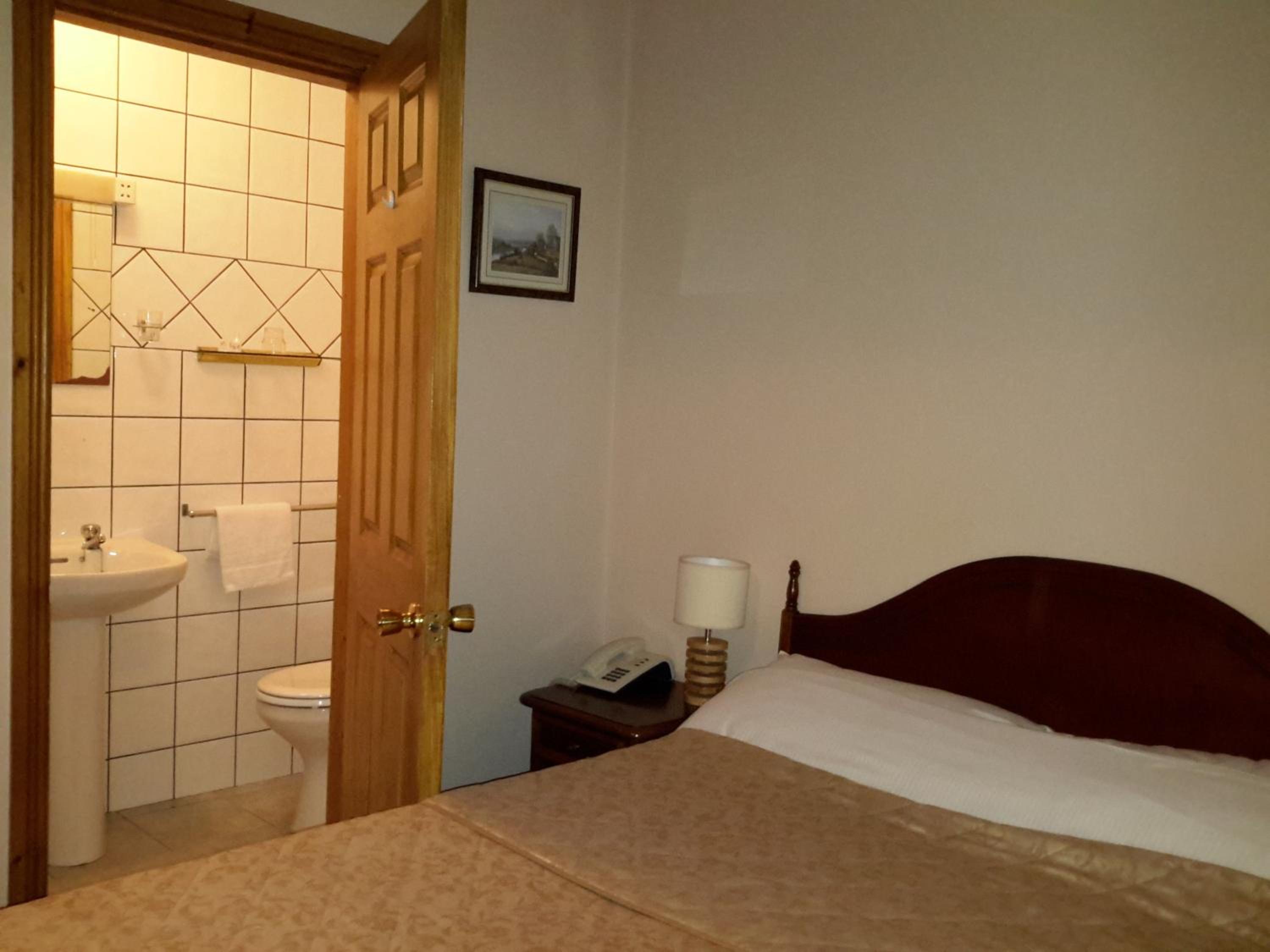 Twin Room with Bathroom