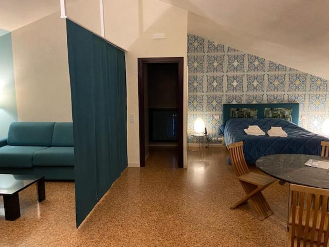 Junior Suite with Terrace - Photo 6