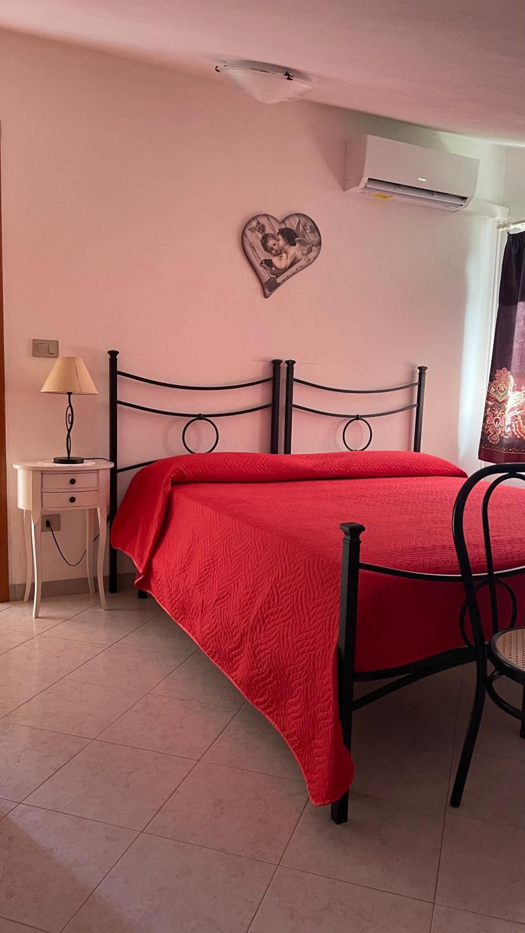 Double Room with Private Bathroom - Photo 3