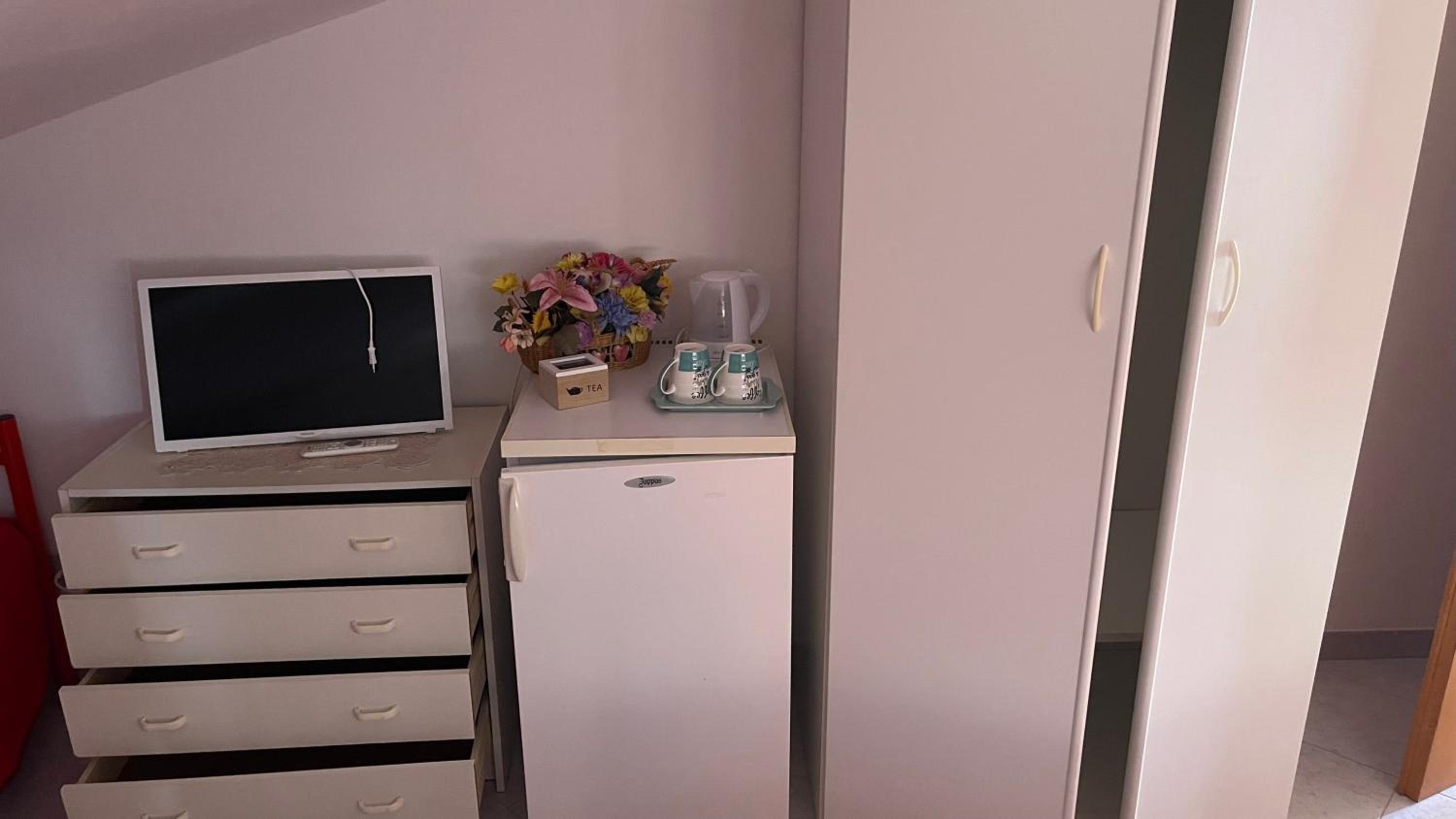 Double Room with Private Bathroom - Photo 1